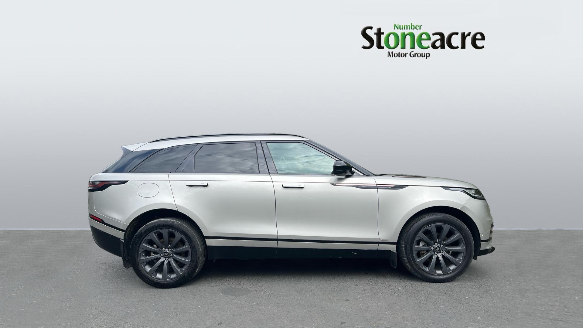 Land Rover Range Rover Velar Image 3