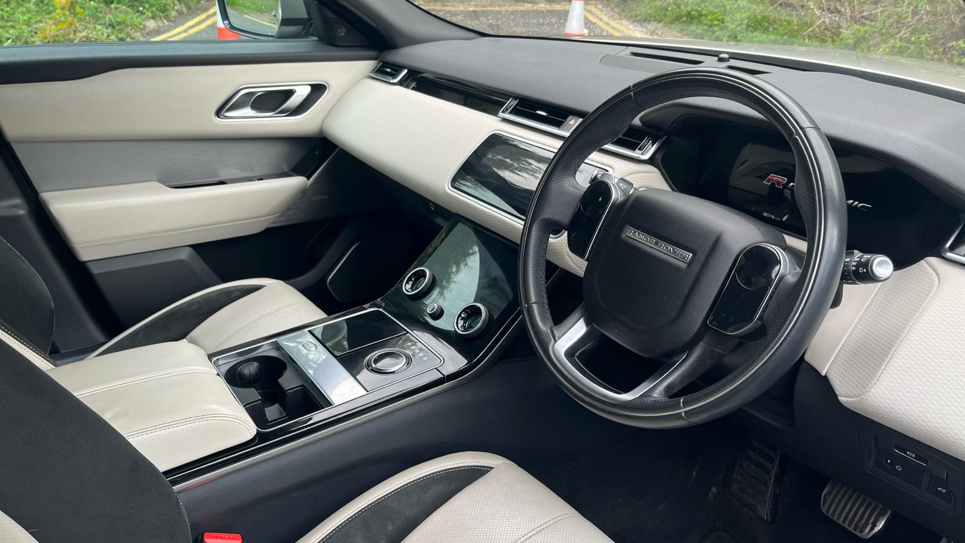 Land Rover Range Rover Velar Image 5