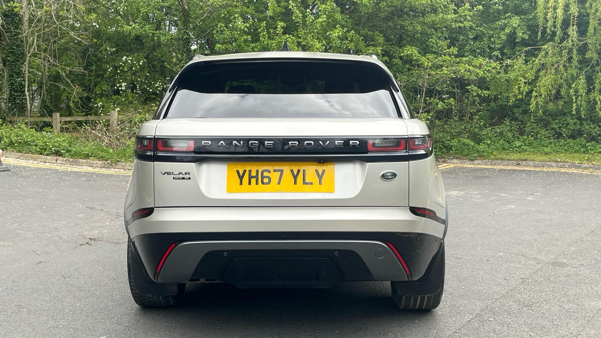 Land Rover Range Rover Velar Image 13