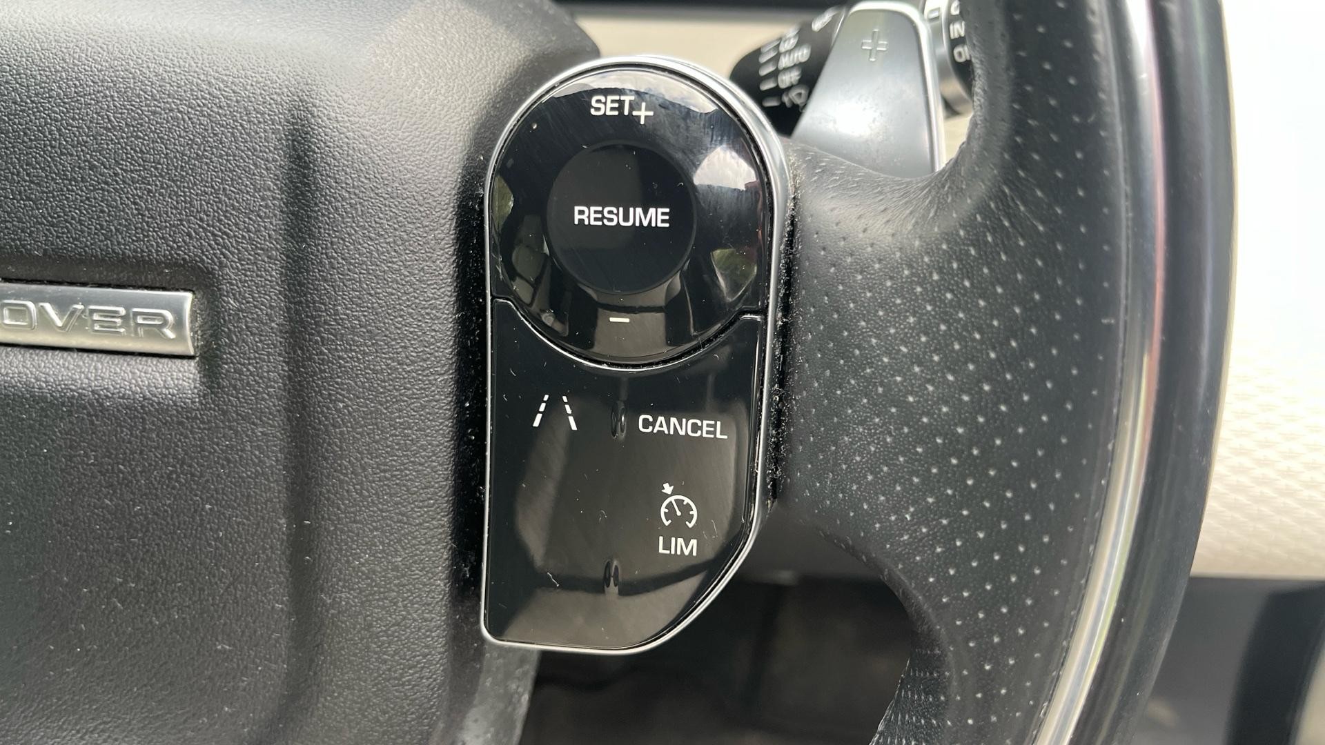 Land Rover Range Rover Velar Image 19