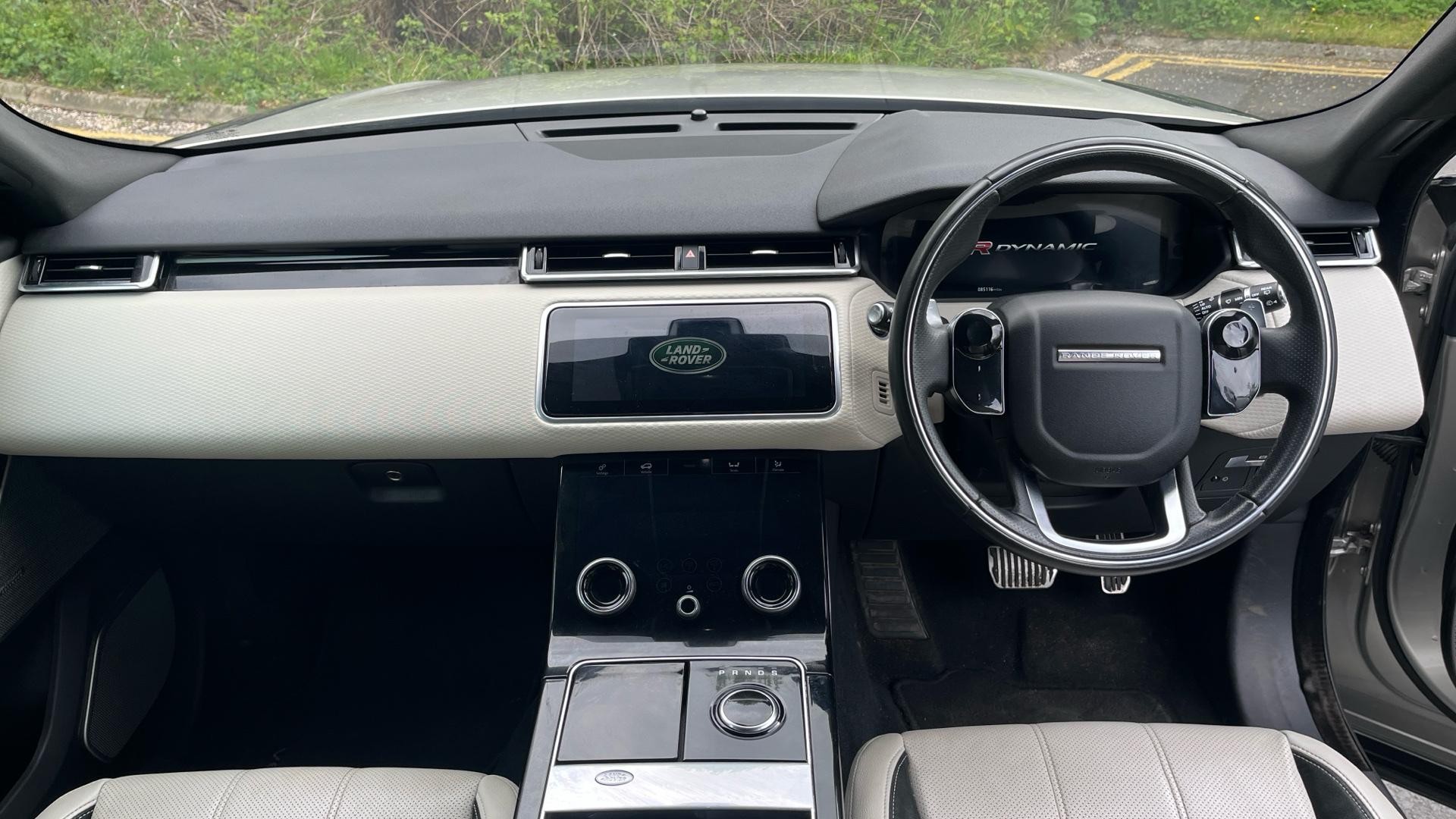 Land Rover Range Rover Velar Image 20