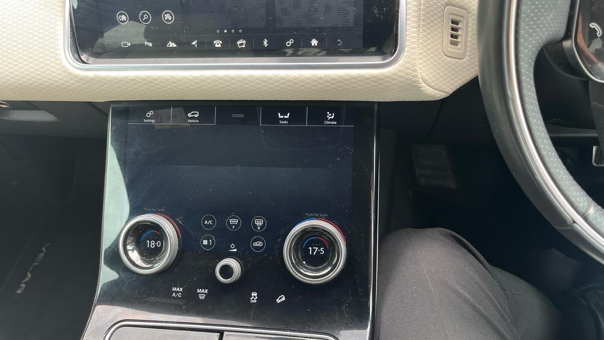 Land Rover Range Rover Velar Image 21