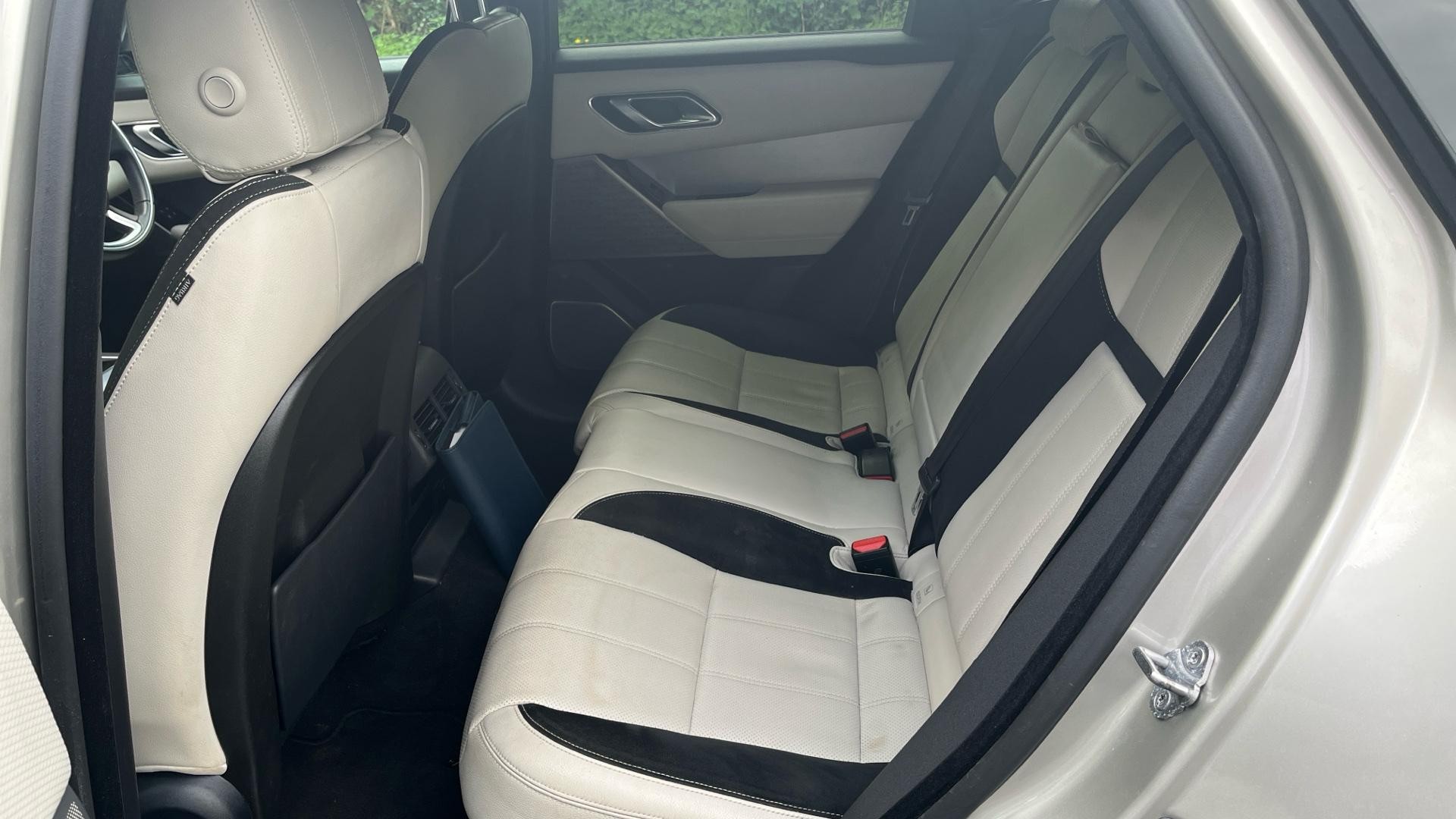 Land Rover Range Rover Velar Image 30