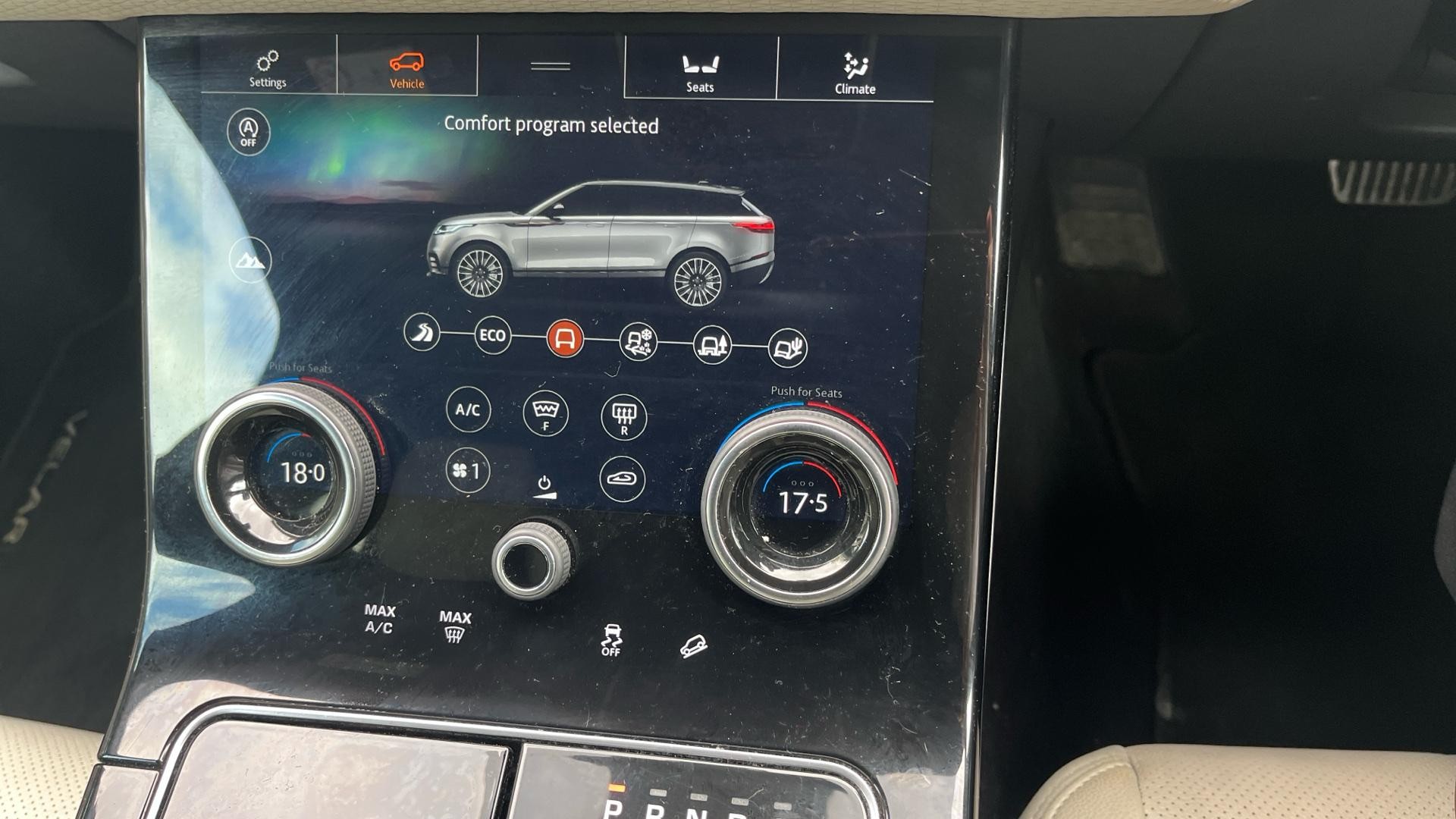 Land Rover Range Rover Velar Image 31
