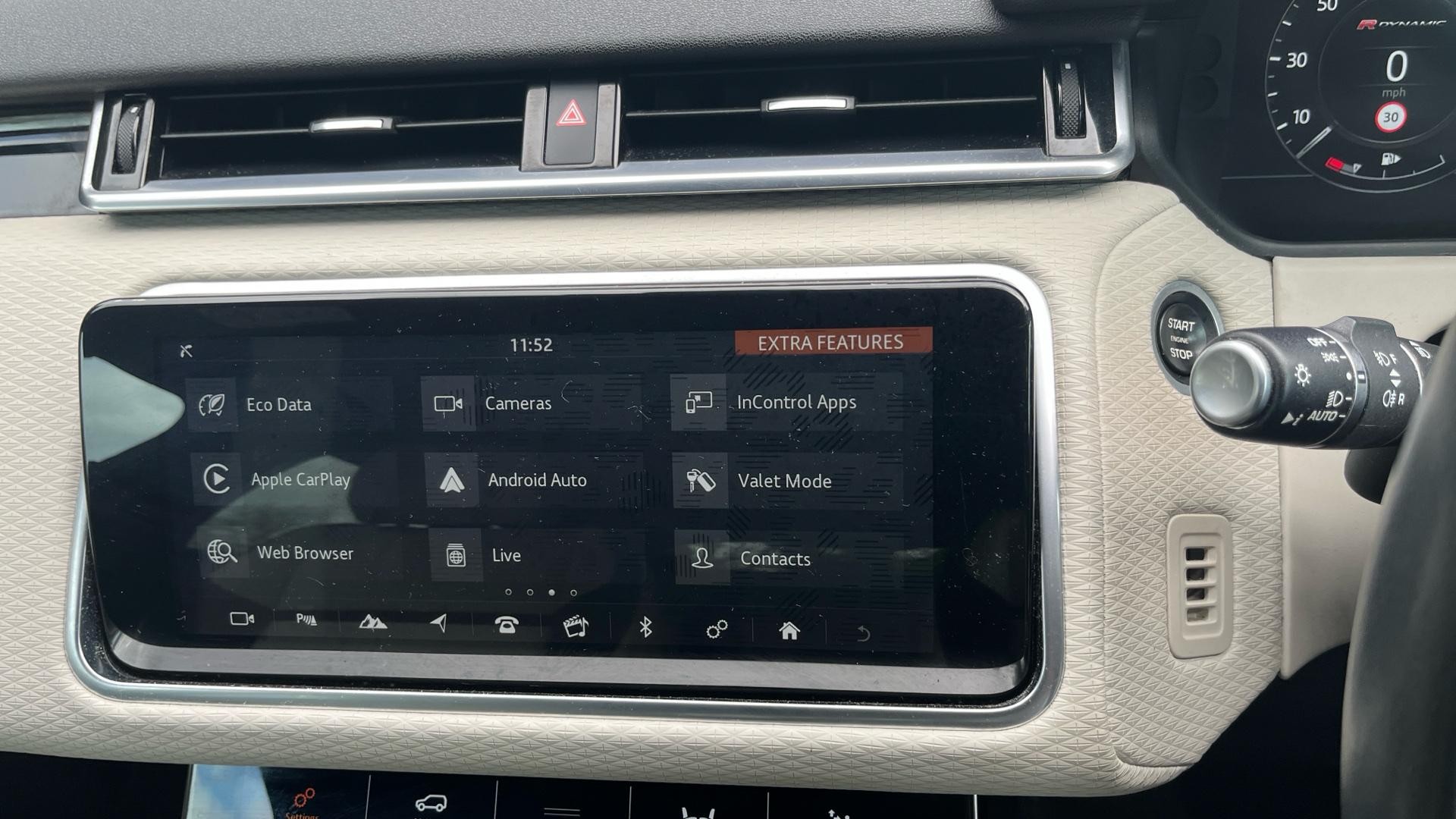 Land Rover Range Rover Velar Image 33