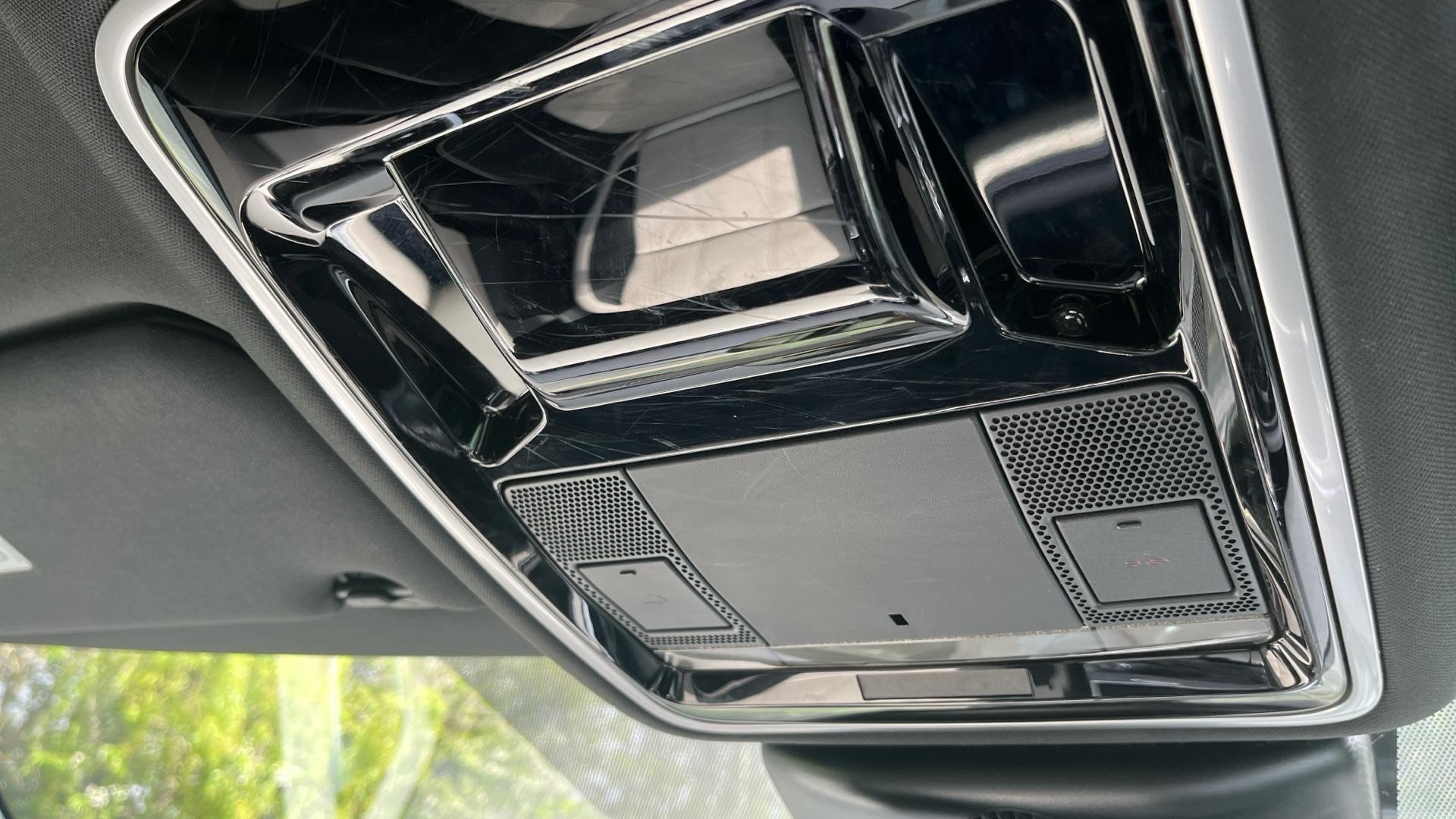 Land Rover Range Rover Velar Image 34