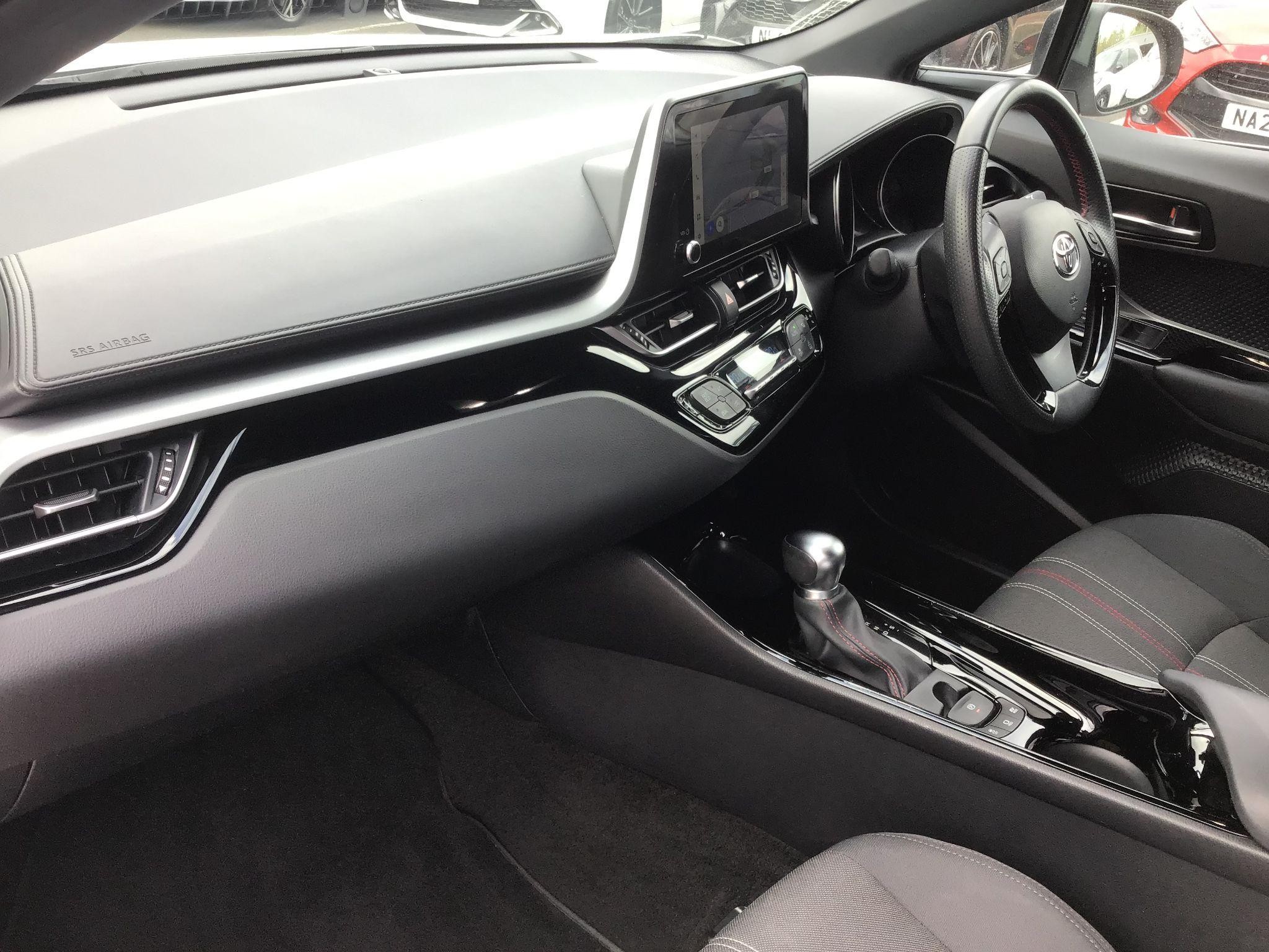 Toyota C-HR Image 13