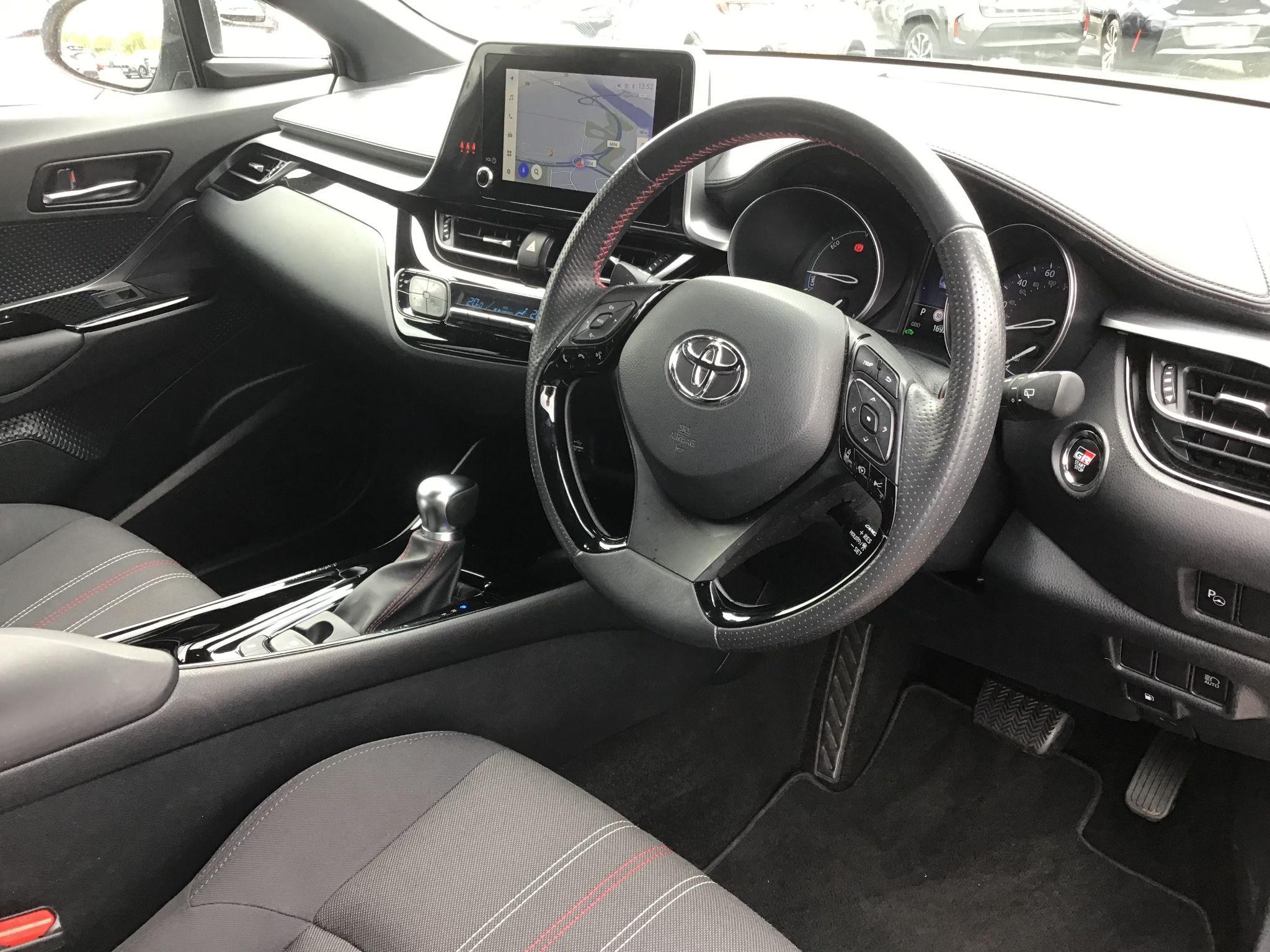 Toyota C-HR Image 15