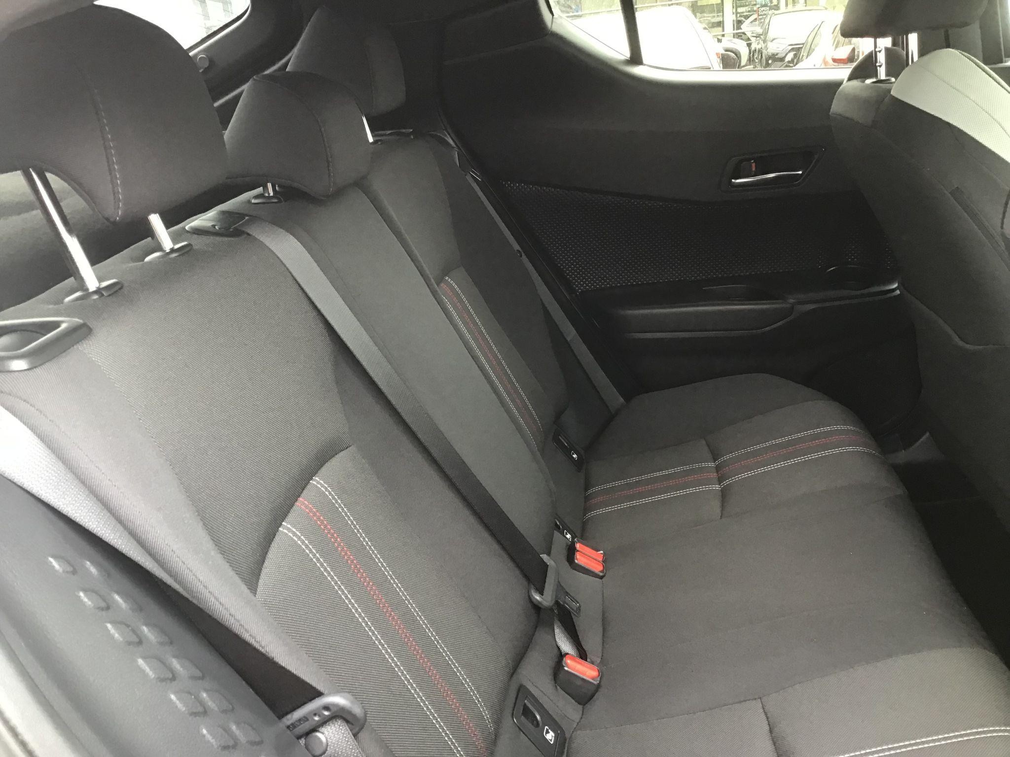 Toyota C-HR Image 19