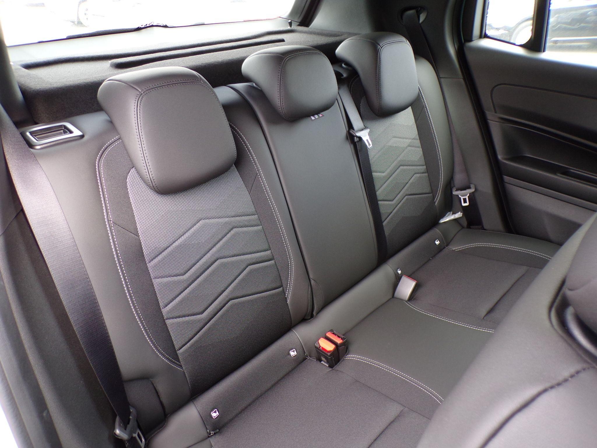 Jeep Avenger Image 22