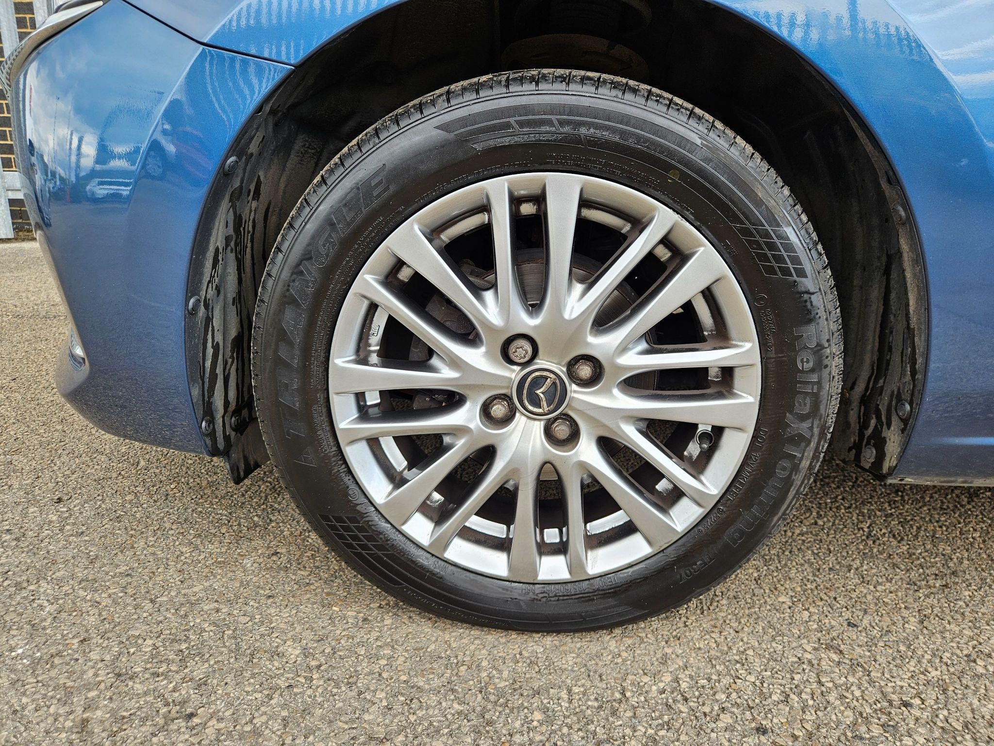 Mazda2 Image 9