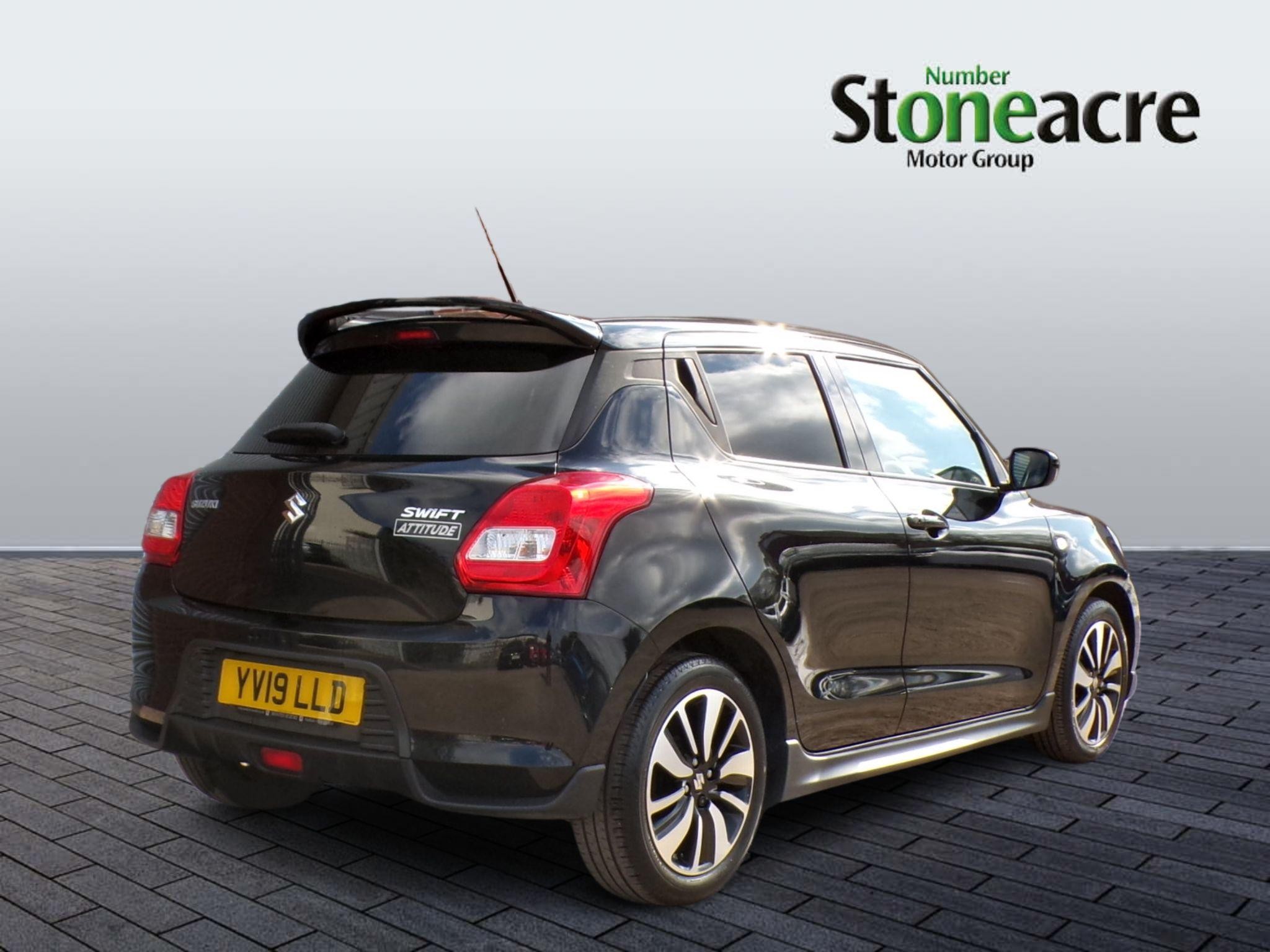 Suzuki Swift Image 2