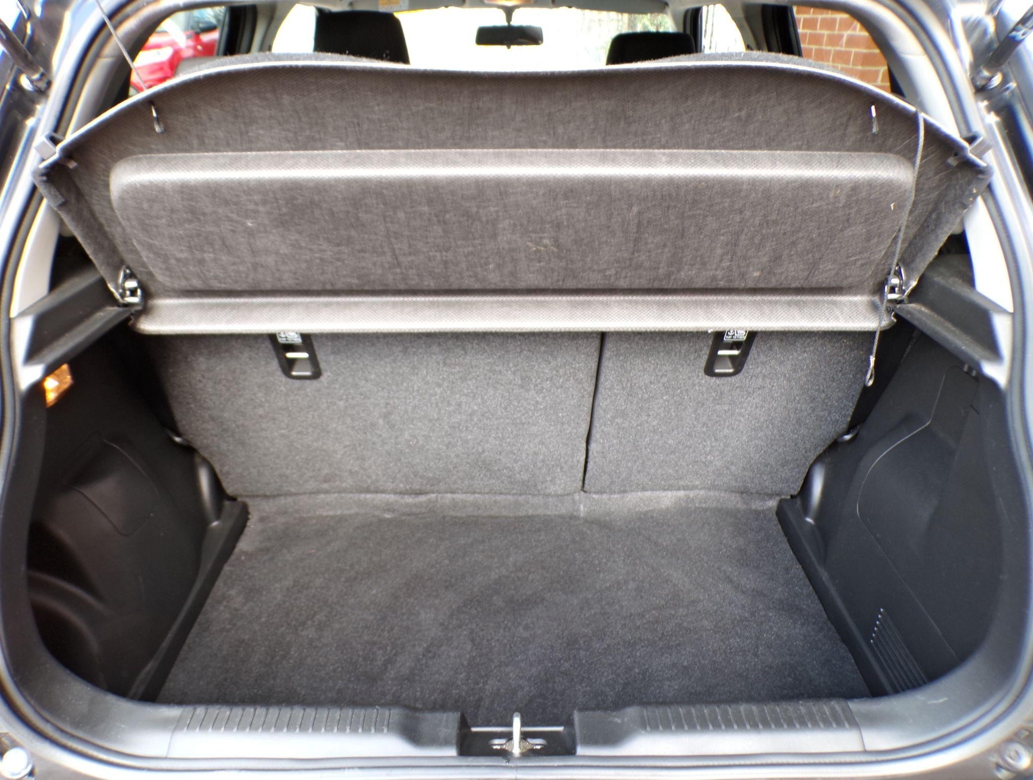 Suzuki Swift Image 10