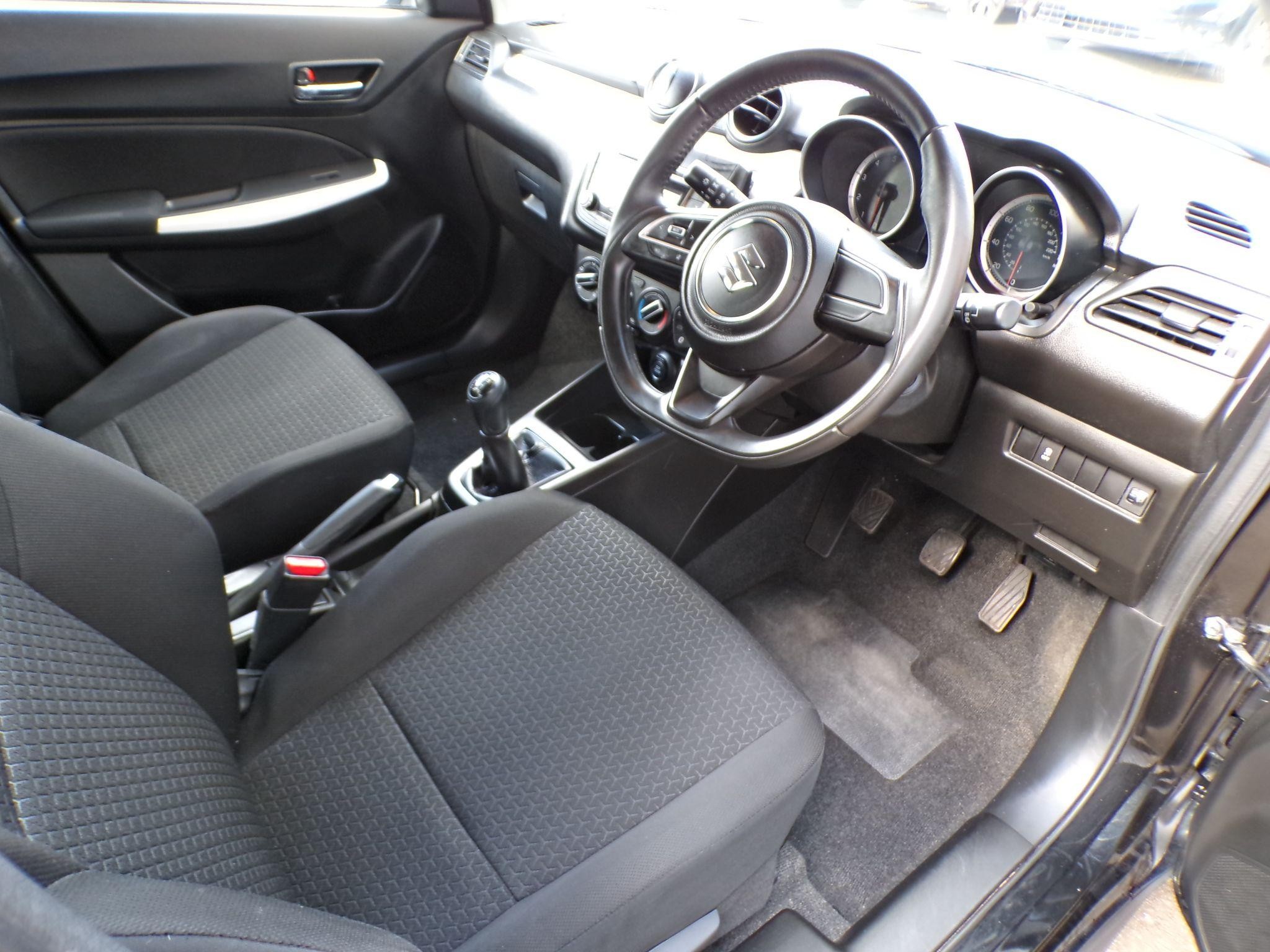 Suzuki Swift Image 11