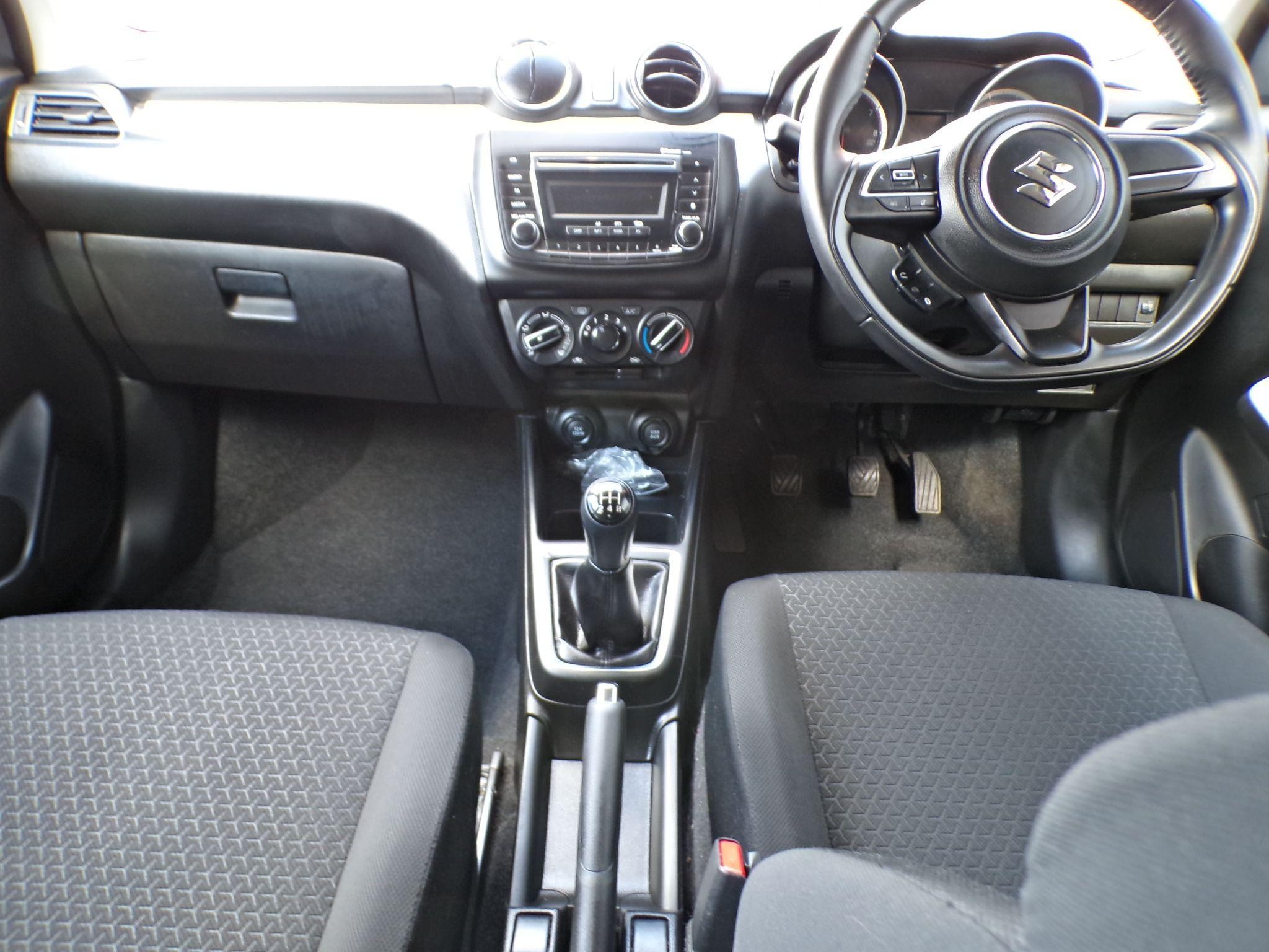Suzuki Swift Image 12