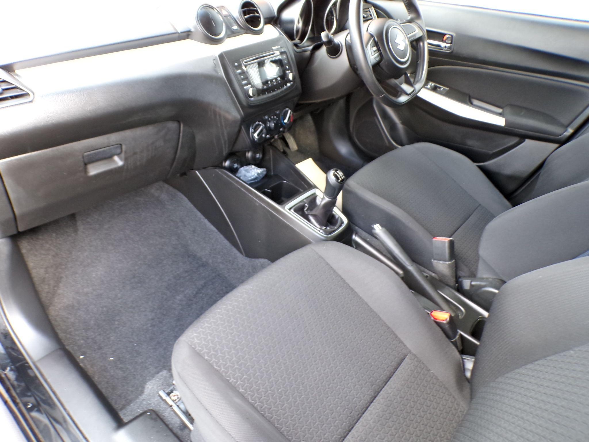 Suzuki Swift Image 13