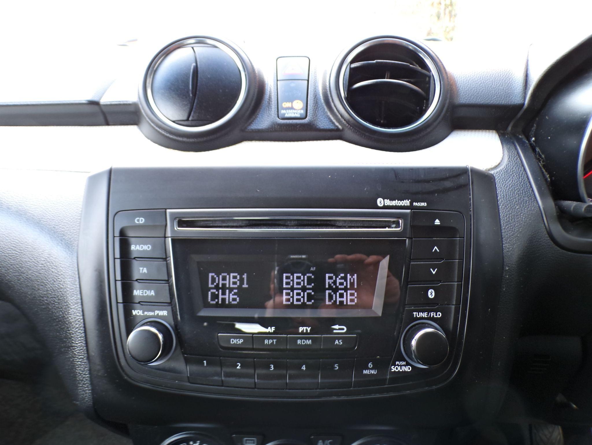 Suzuki Swift Image 15