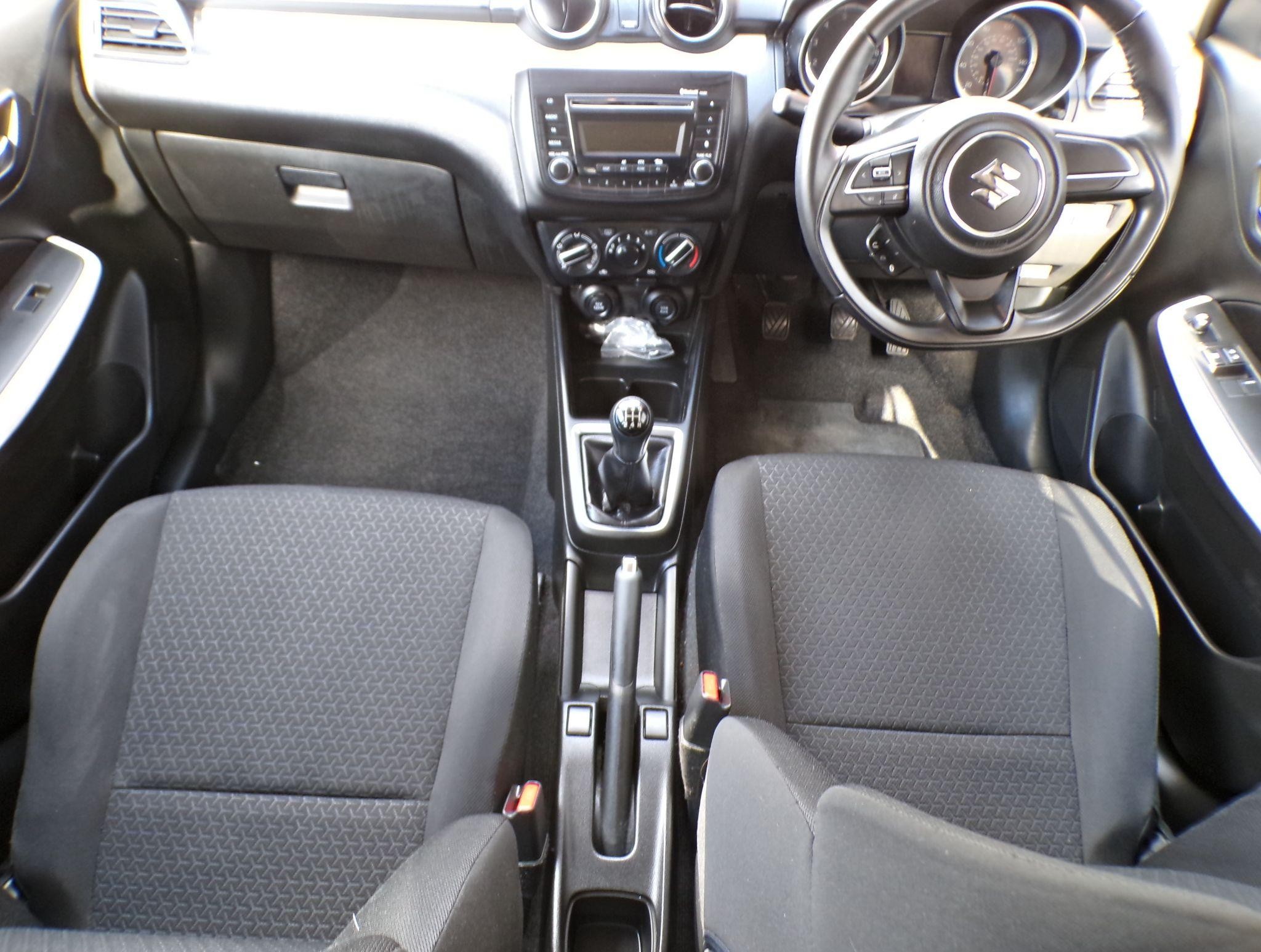 Suzuki Swift Image 16