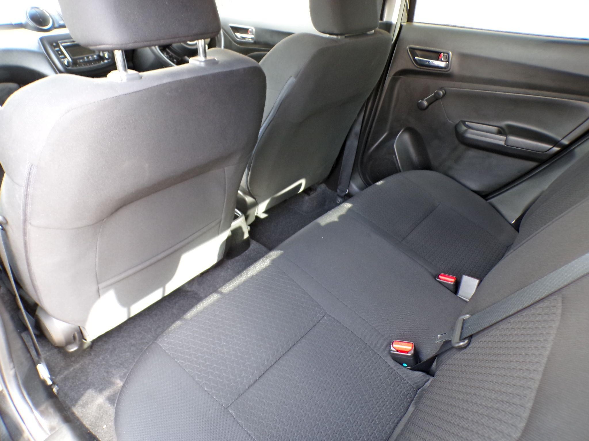 Suzuki Swift Image 18