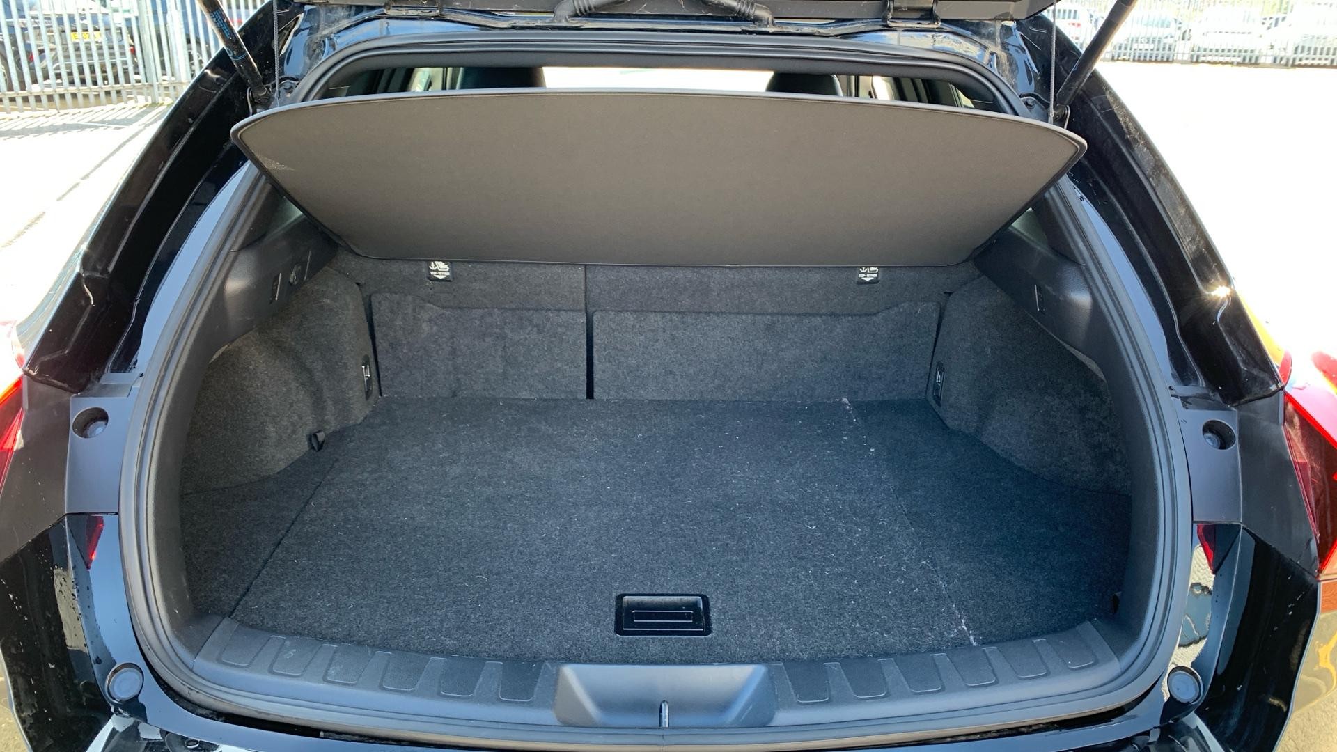 Lexus UX Self-Charging Hybrid Image 17
