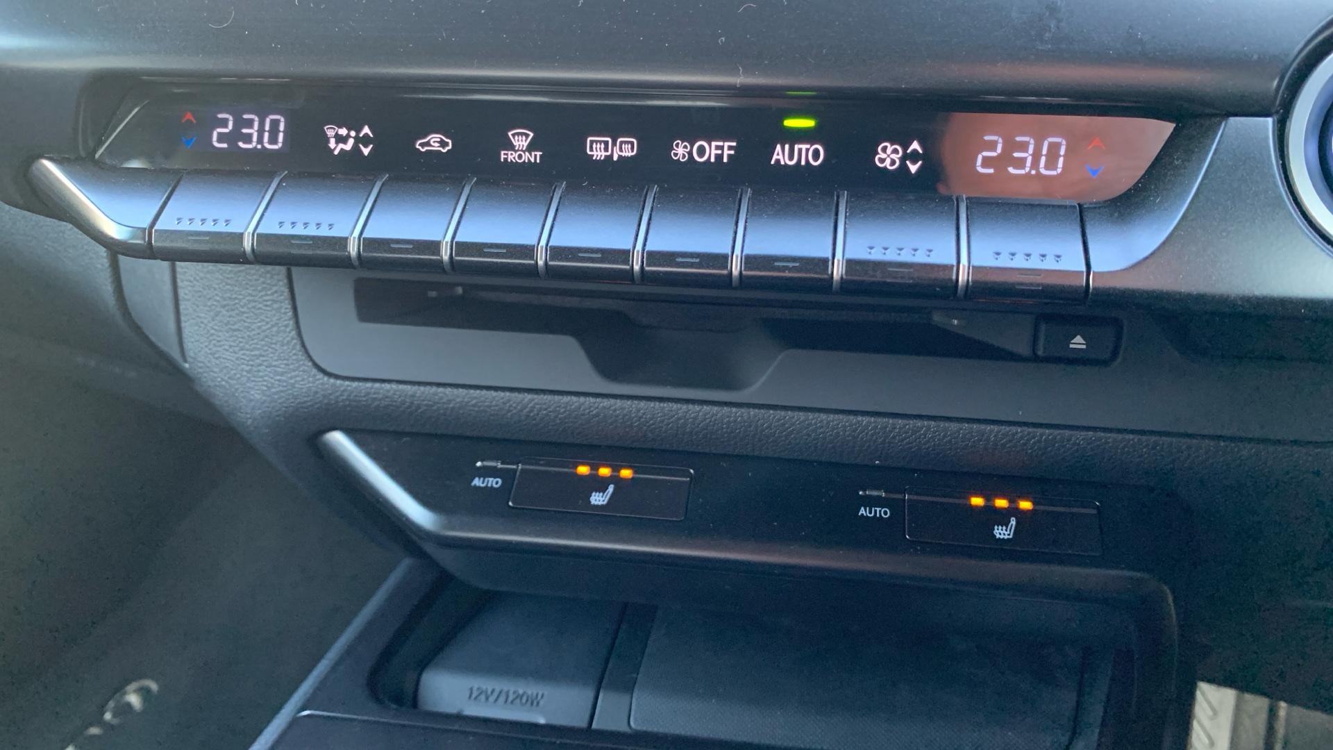 Lexus UX Self-Charging Hybrid Image 22