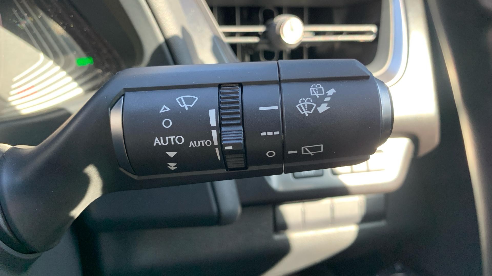 Lexus UX Self-Charging Hybrid Image 25