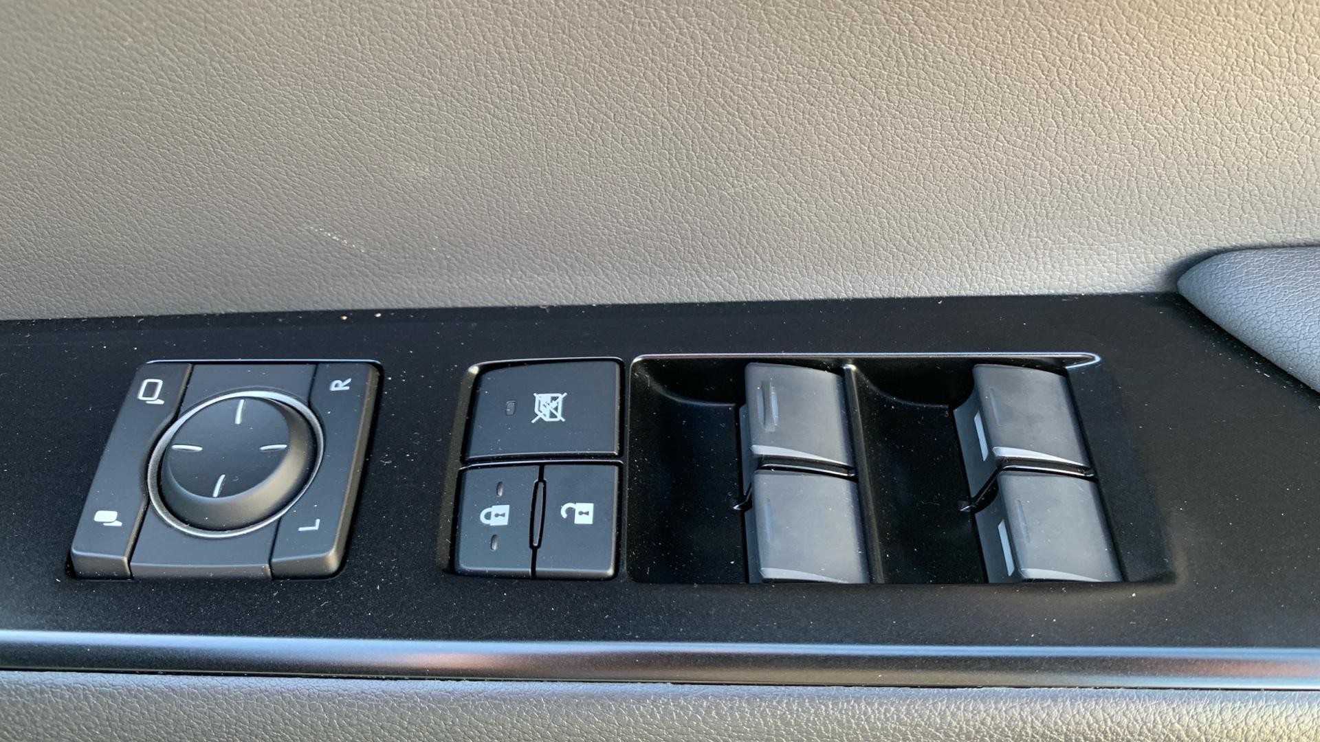 Lexus UX Self-Charging Hybrid Image 28