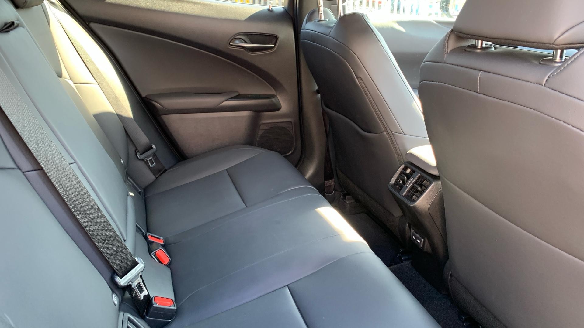 Lexus UX Self-Charging Hybrid Image 33