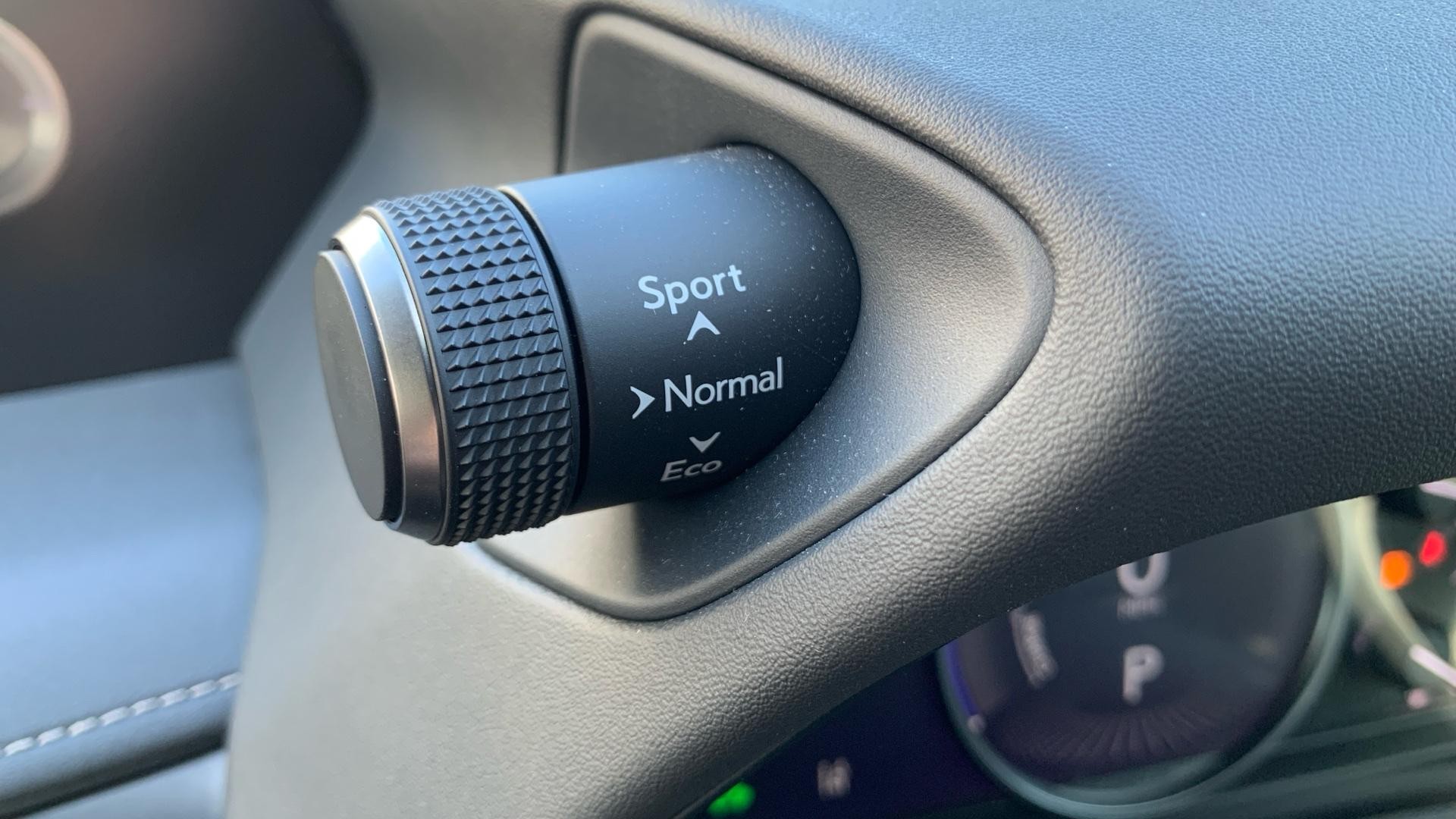 Lexus UX Self-Charging Hybrid Image 35