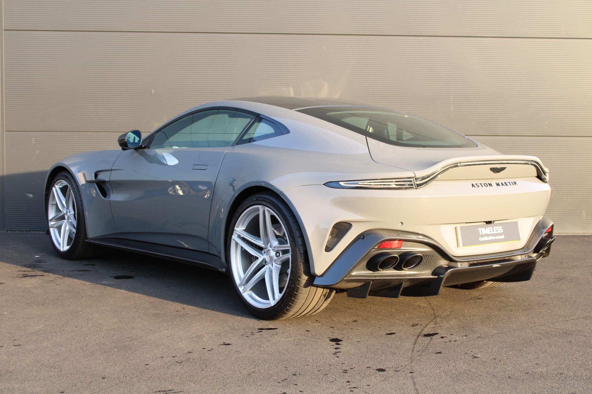 Aston Martin Vantage Image 26
