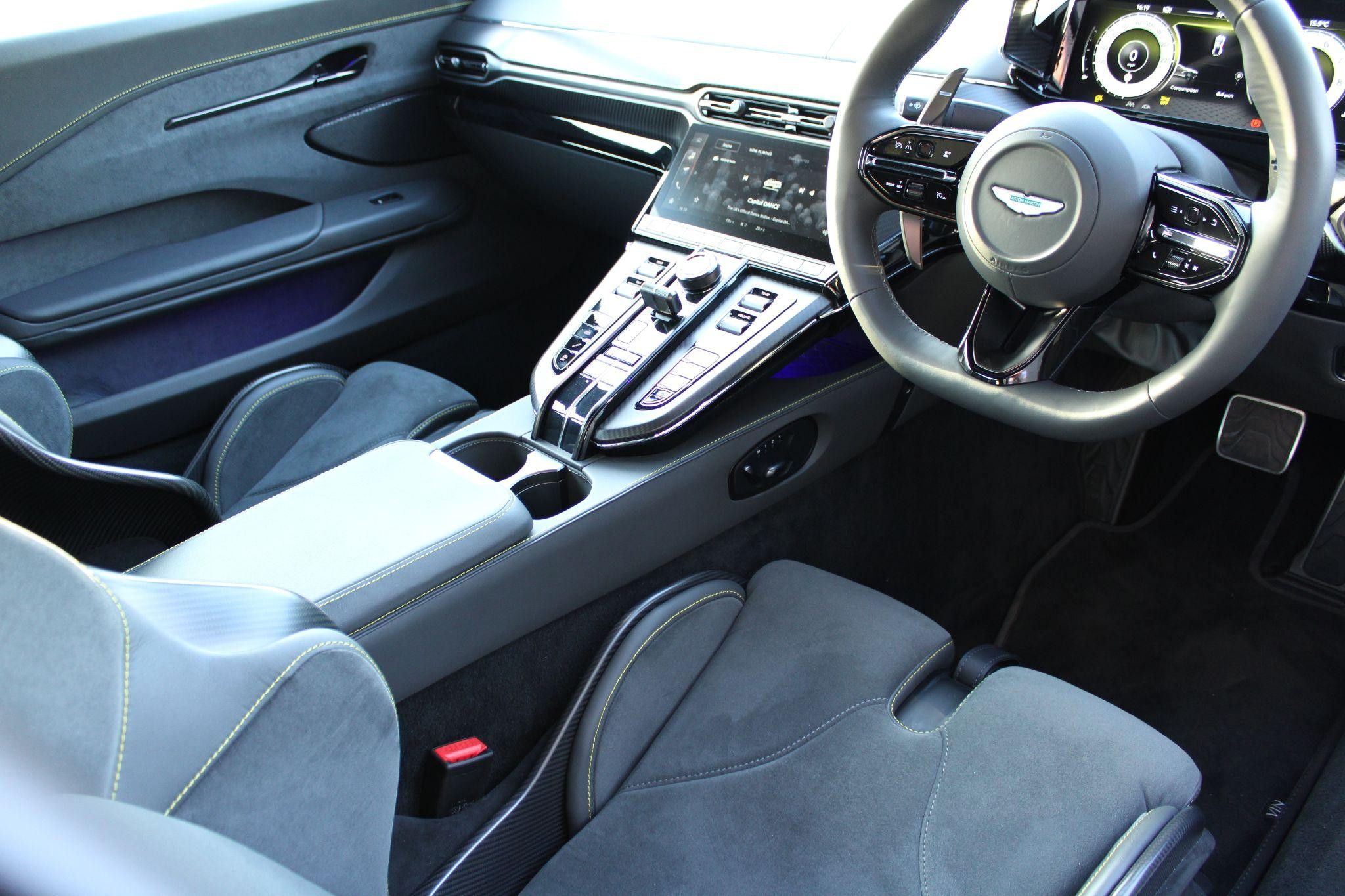 Aston Martin Vantage Image 3