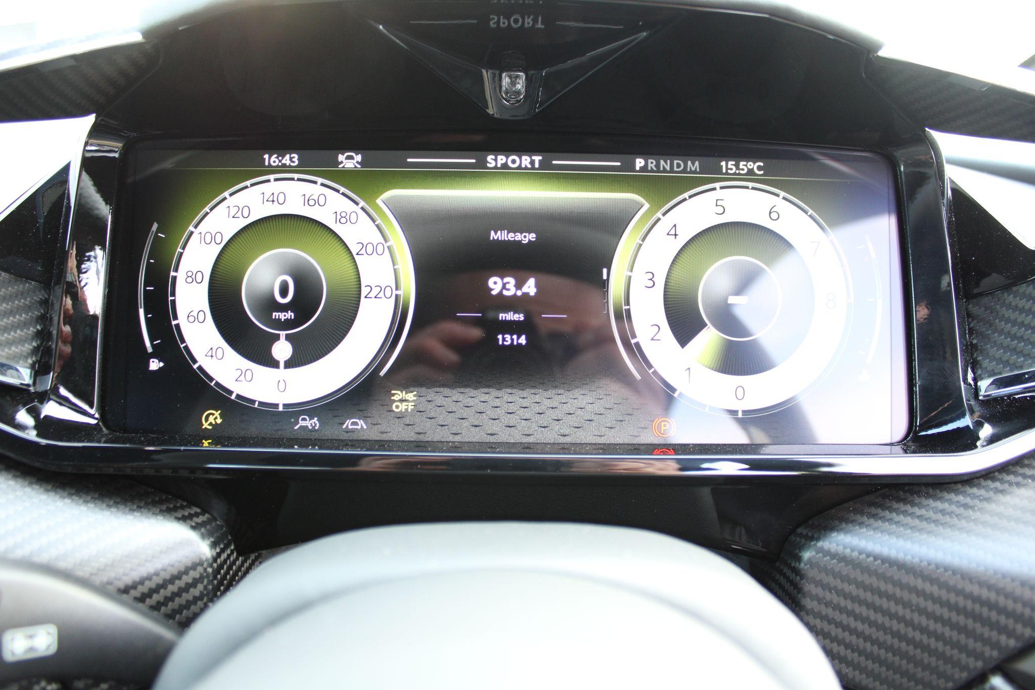 Aston Martin Vantage Image 6