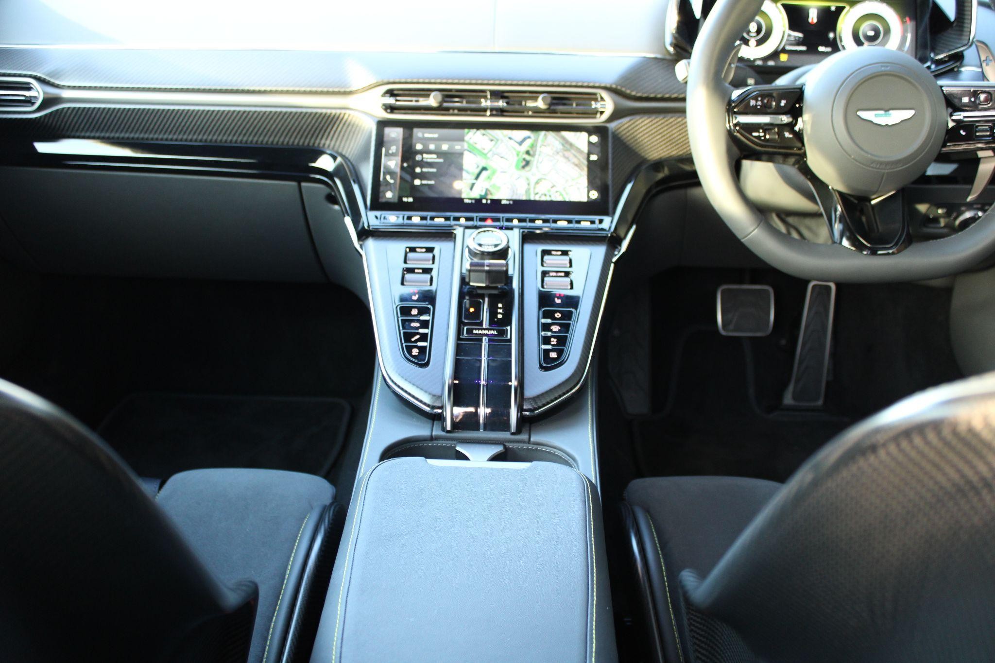 Aston Martin Vantage Image 11