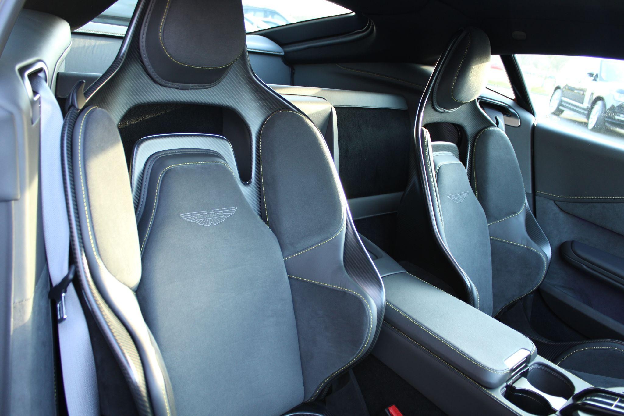 Aston Martin Vantage Image 12