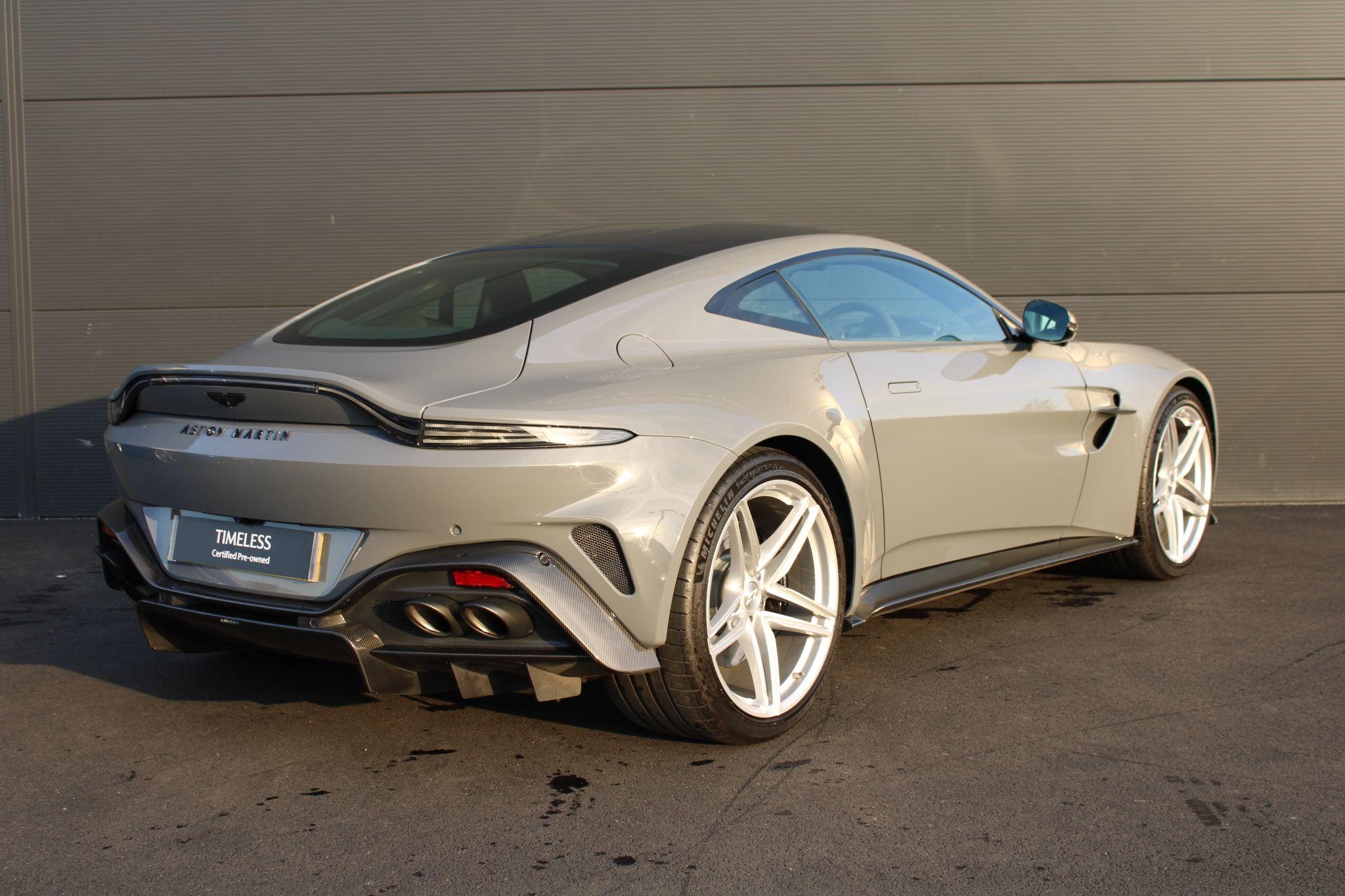 Aston Martin Vantage Image 18