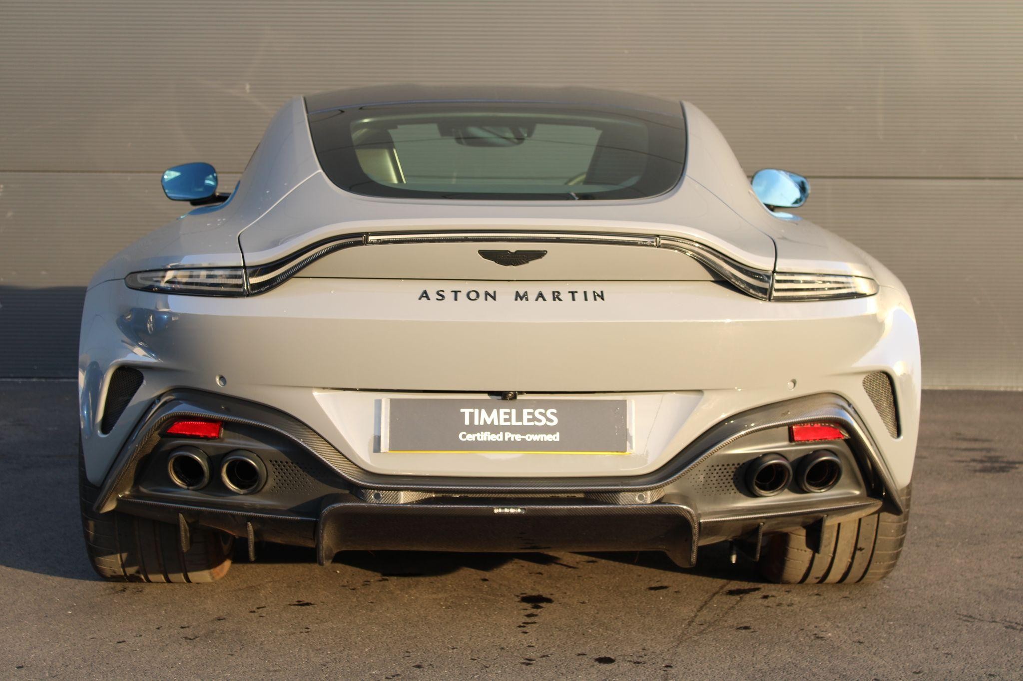 Aston Martin Vantage Image 24