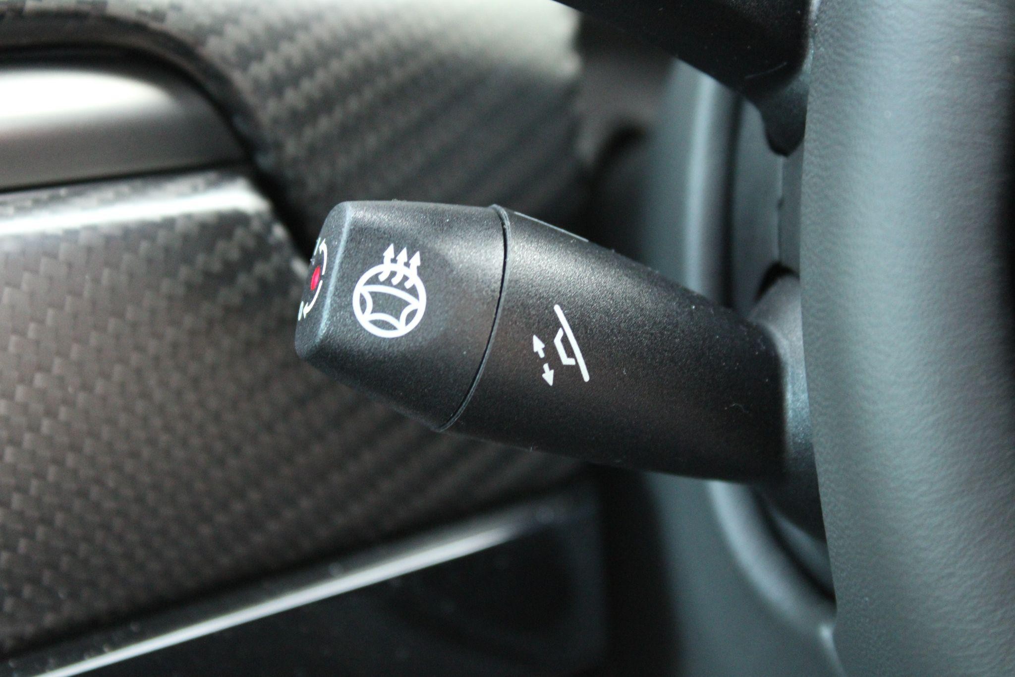 Aston Martin Vantage Image 47