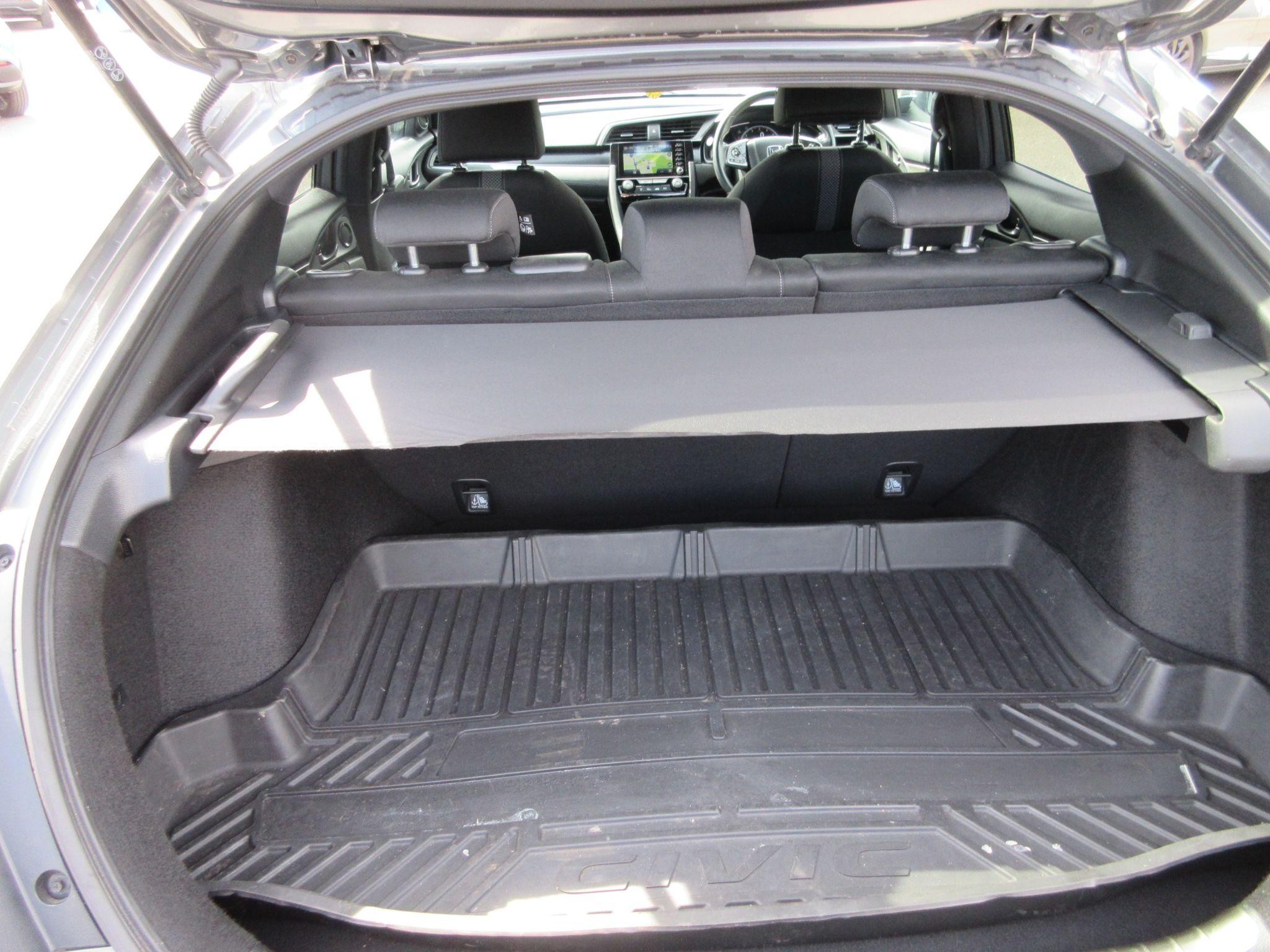 Honda Civic Image 15