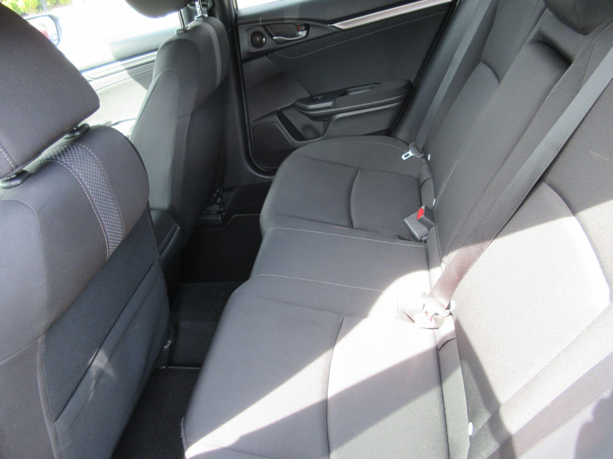 Honda Civic Image 16
