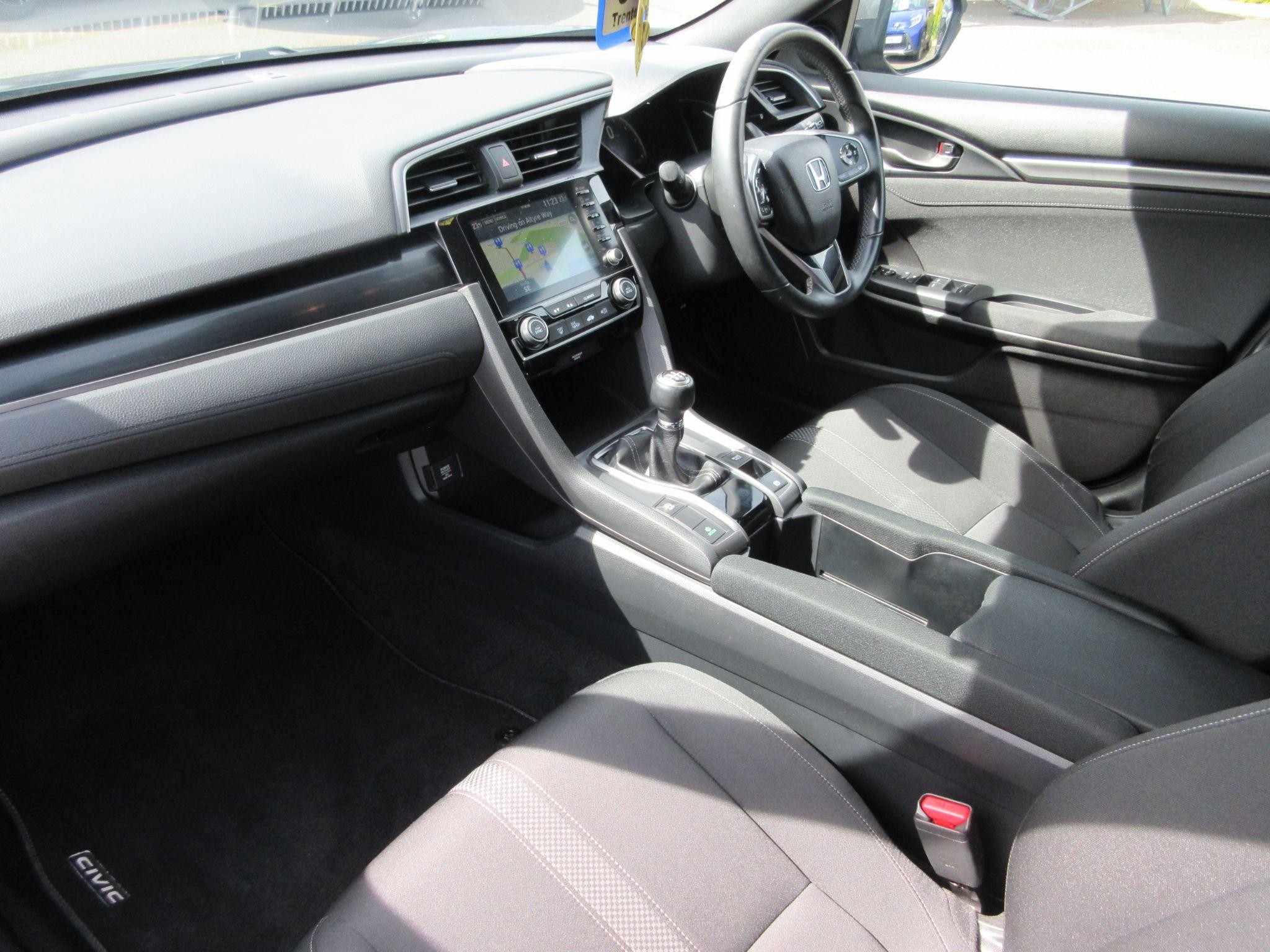 Honda Civic Image 18