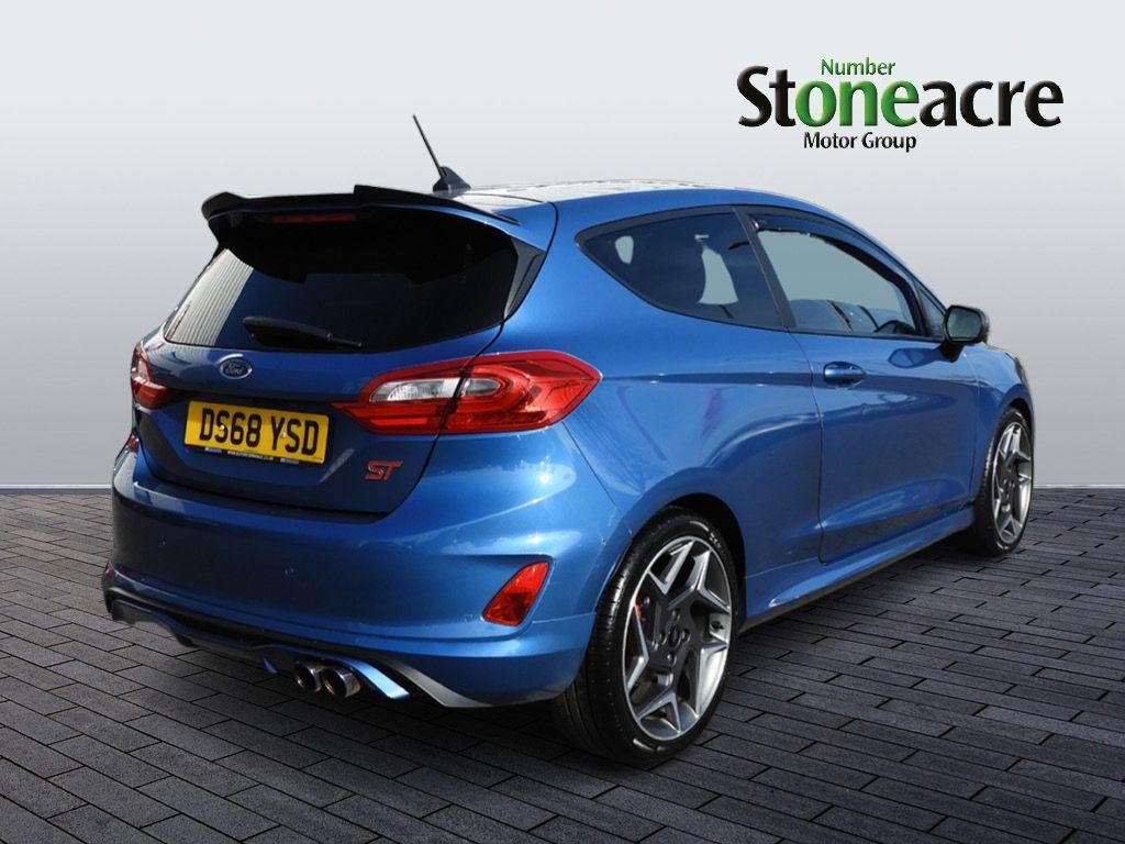 Ford Fiesta Image 3