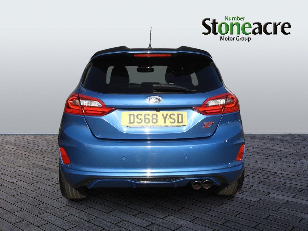 Ford Fiesta Image 4