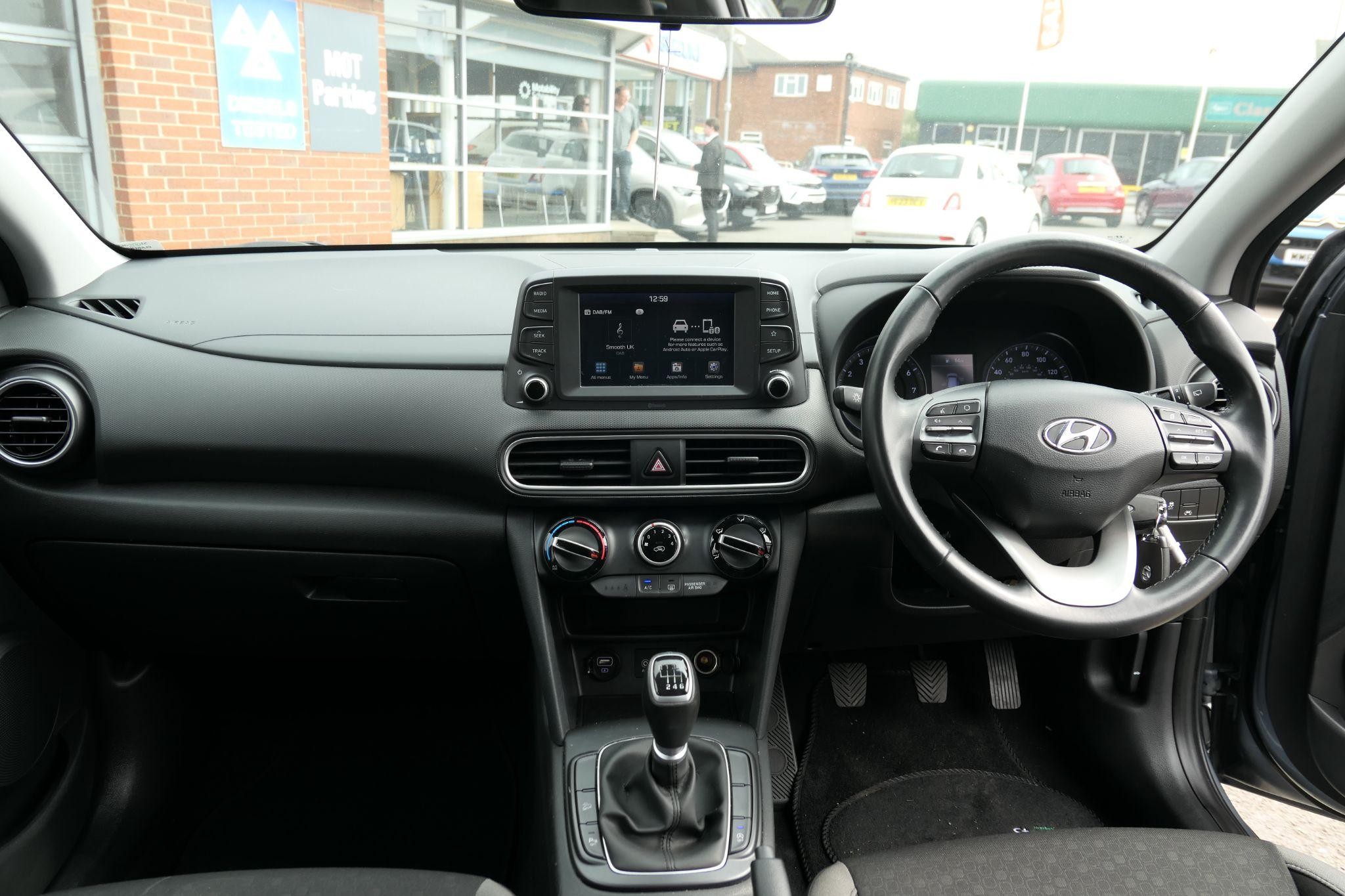 Hyundai KONA Image 11