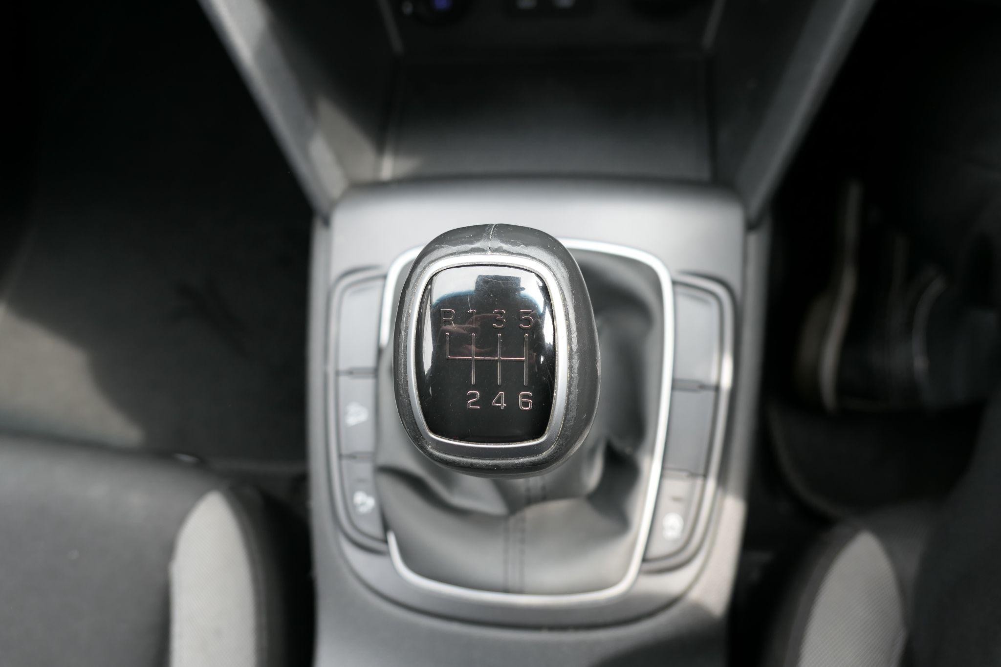 Hyundai KONA Image 12
