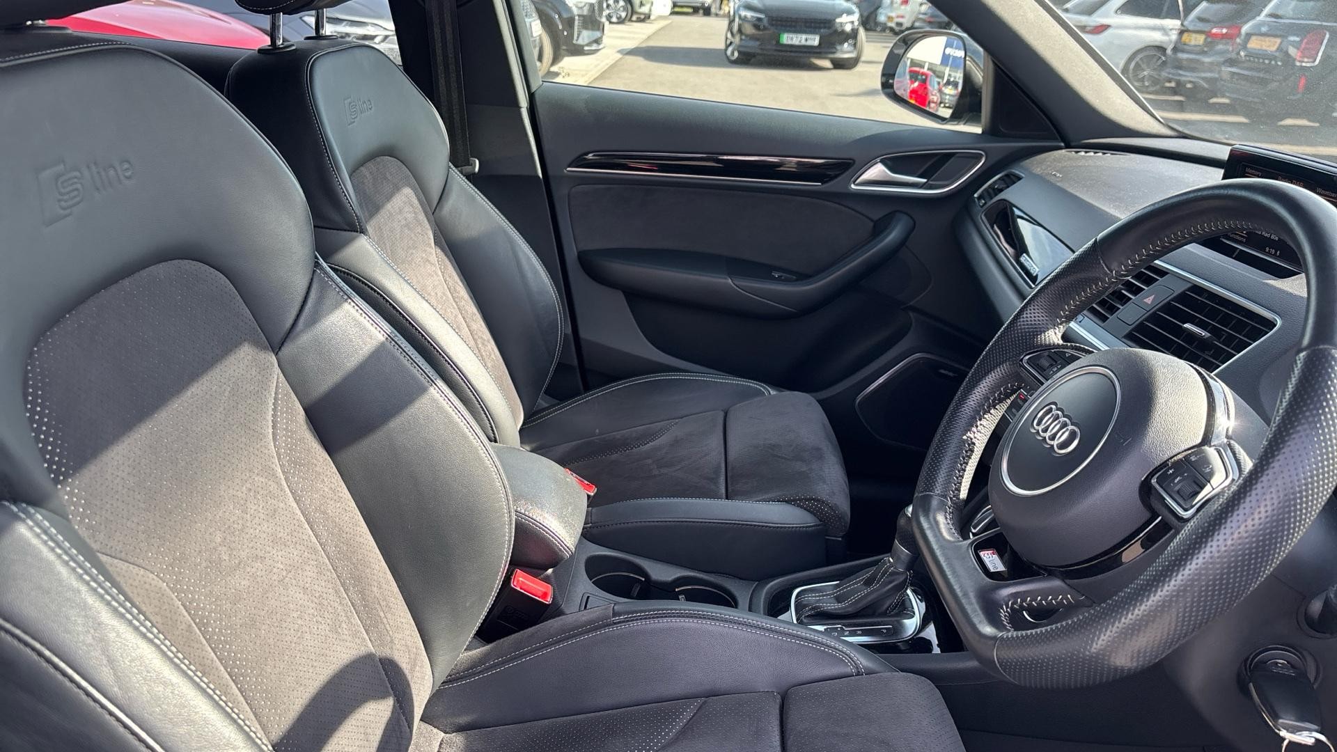 Audi Q3 Image 9