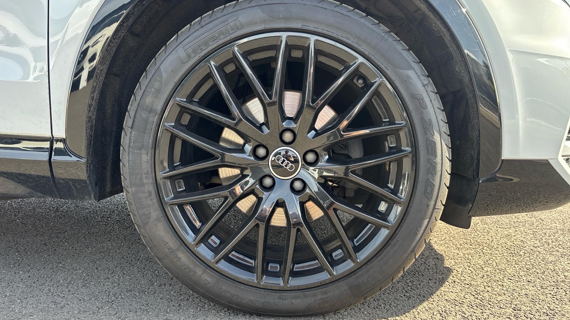 Audi Q3 Image 16