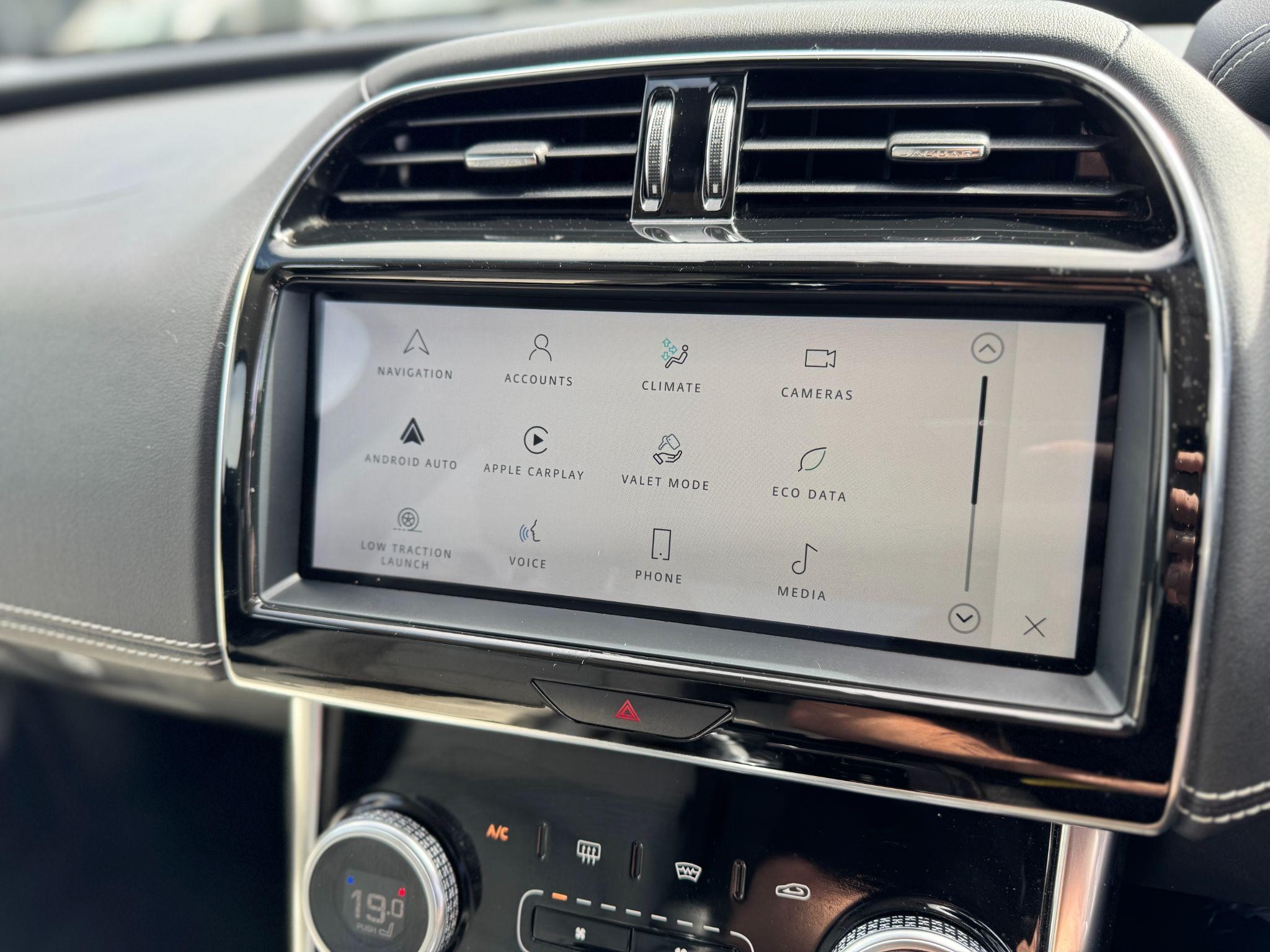 Jaguar XE Image 13