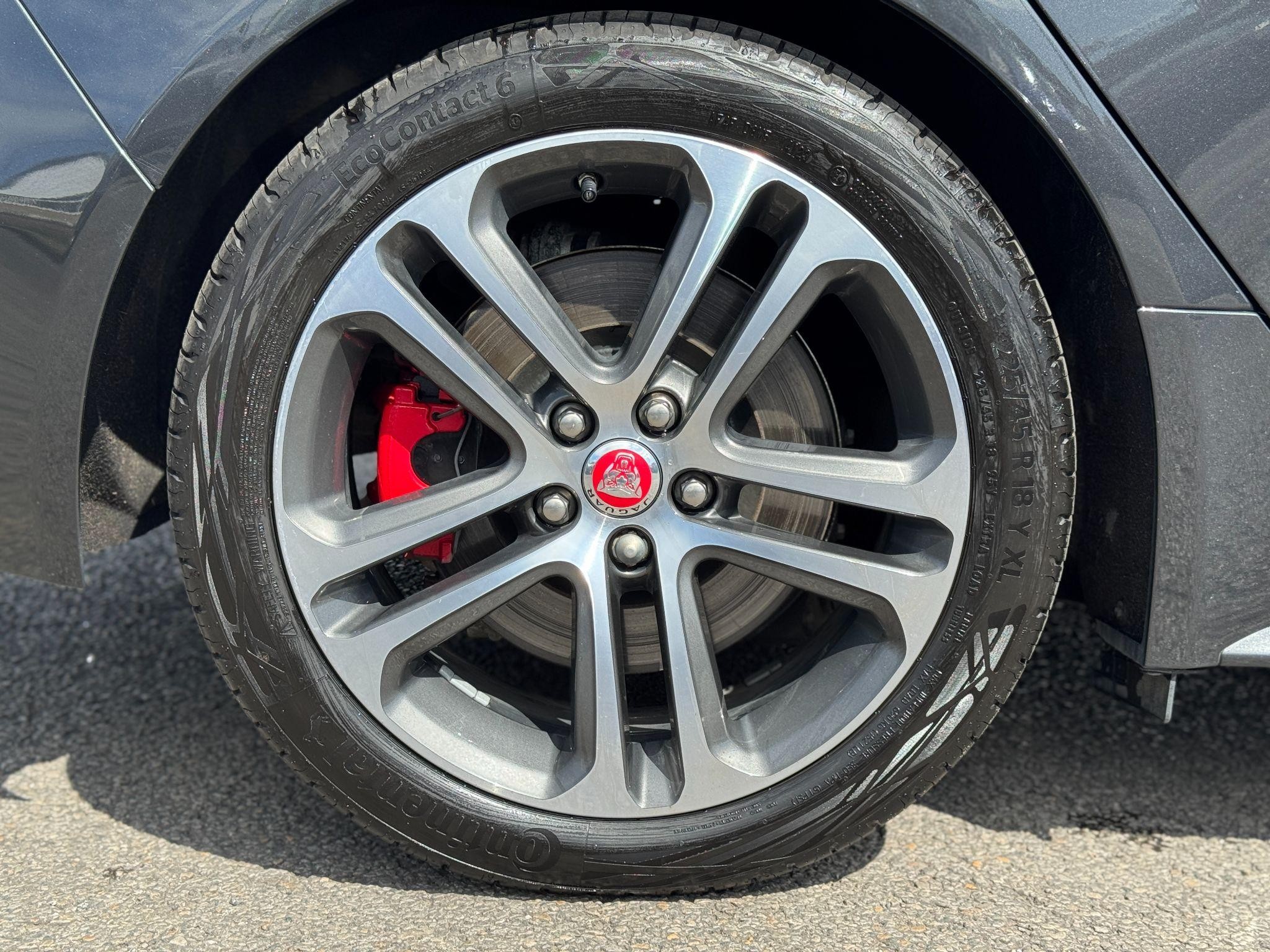 Jaguar XE Image 9