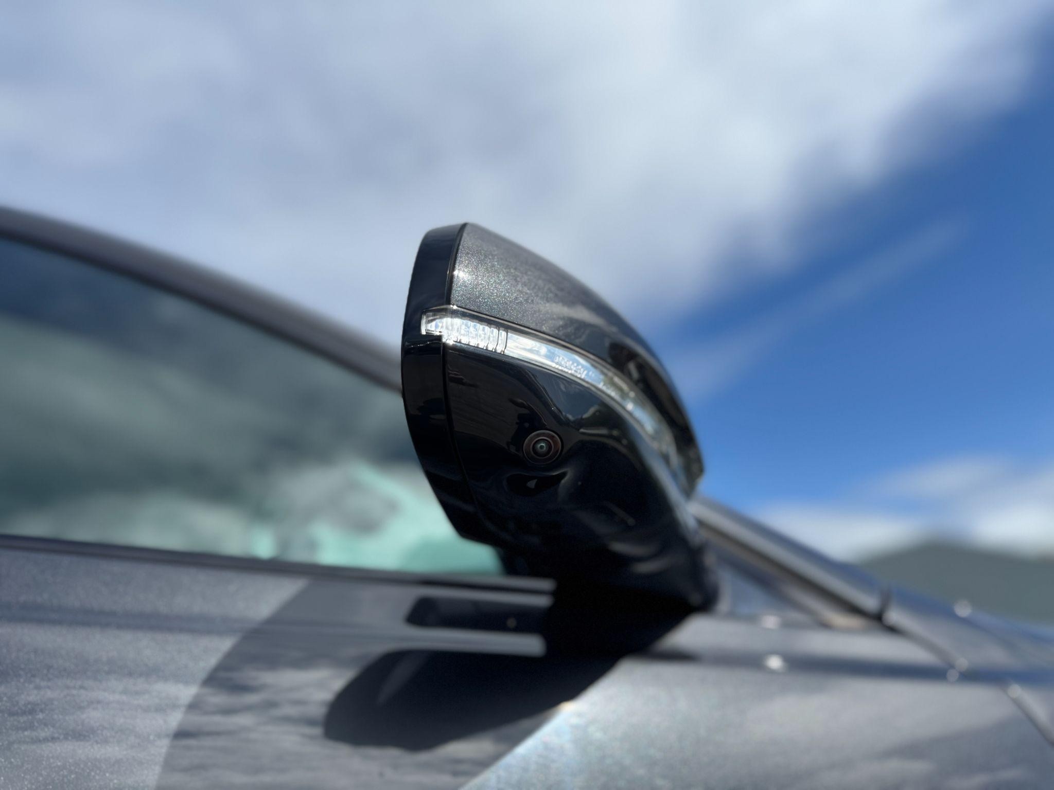 Jaguar XE Image 20