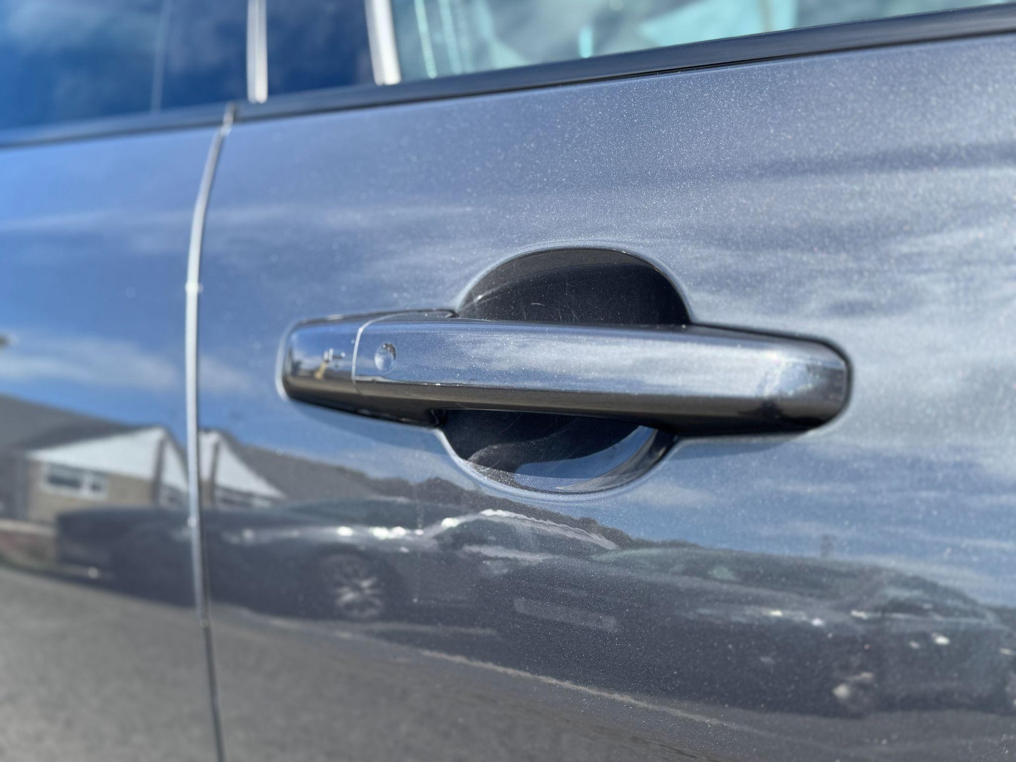 Jaguar XE Image 21